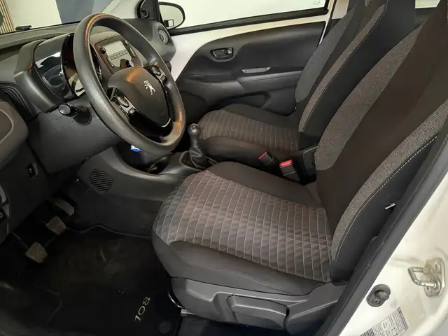 Peugeot 108 view 12