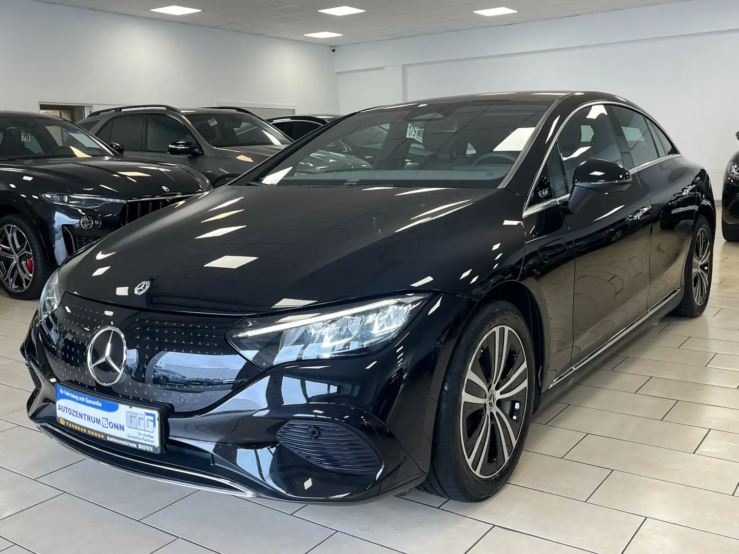 Mercedes-Benz EQE 300 Leder*Memory*R-Cam*ACC*Navi*LED*AHK*SHZ* Noir - 1