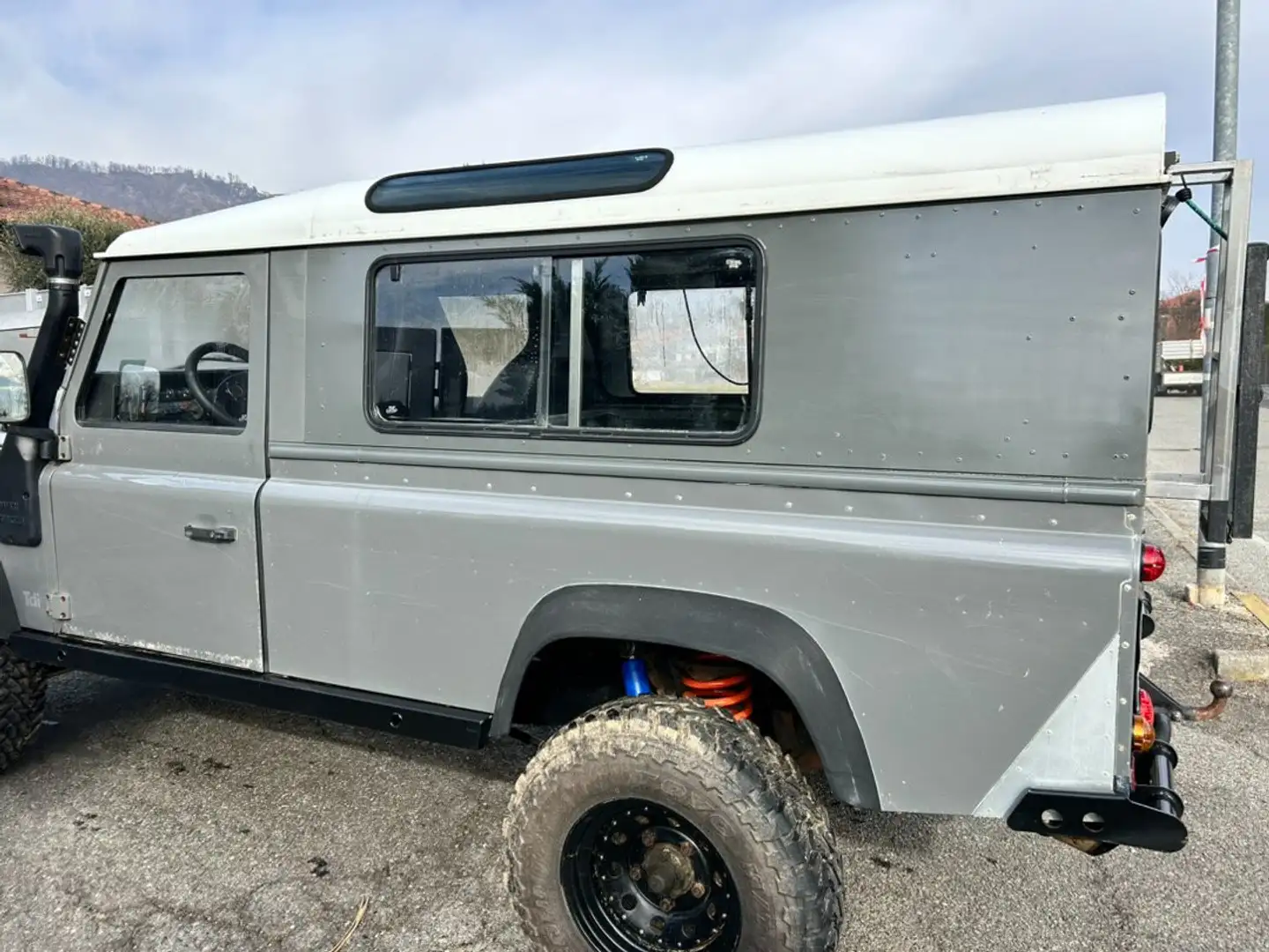 Land Rover Defender Defender 110 2.5 tdi Hard Top Grau - 1