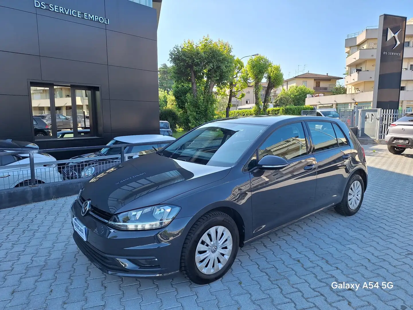 Volkswagen Golf 5p 1.6 tdi Trendline 115cv X NEOPATENTATI Grijs - 1