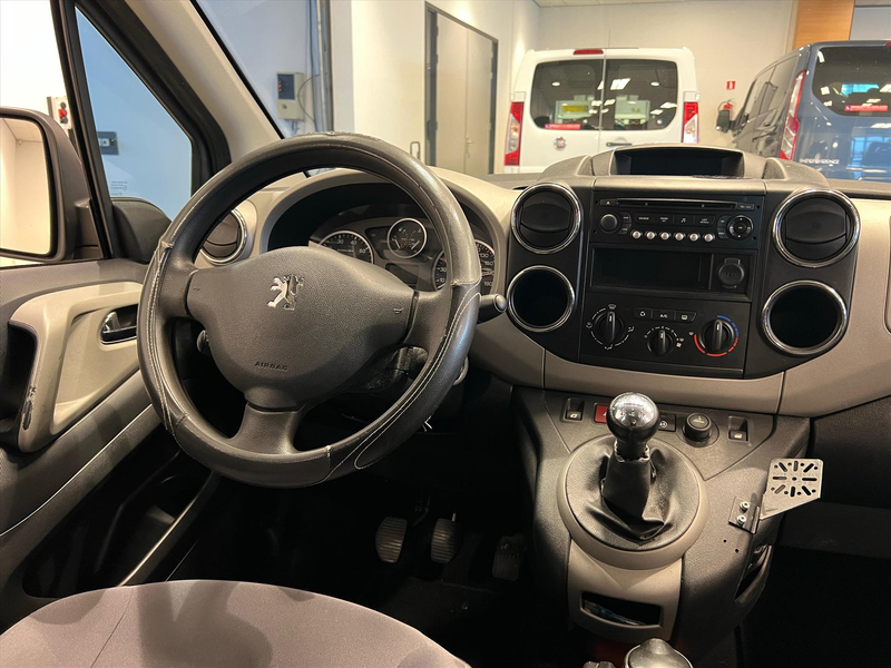 Peugeot Partner 1.6 16V 88KW TEPEE 7PL — photo 8