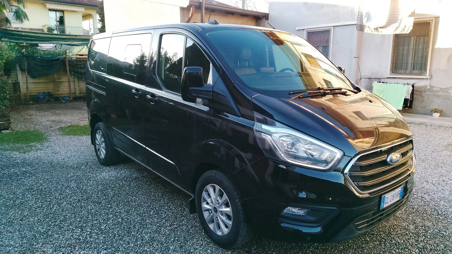 Ford Tourneo Custom - 1