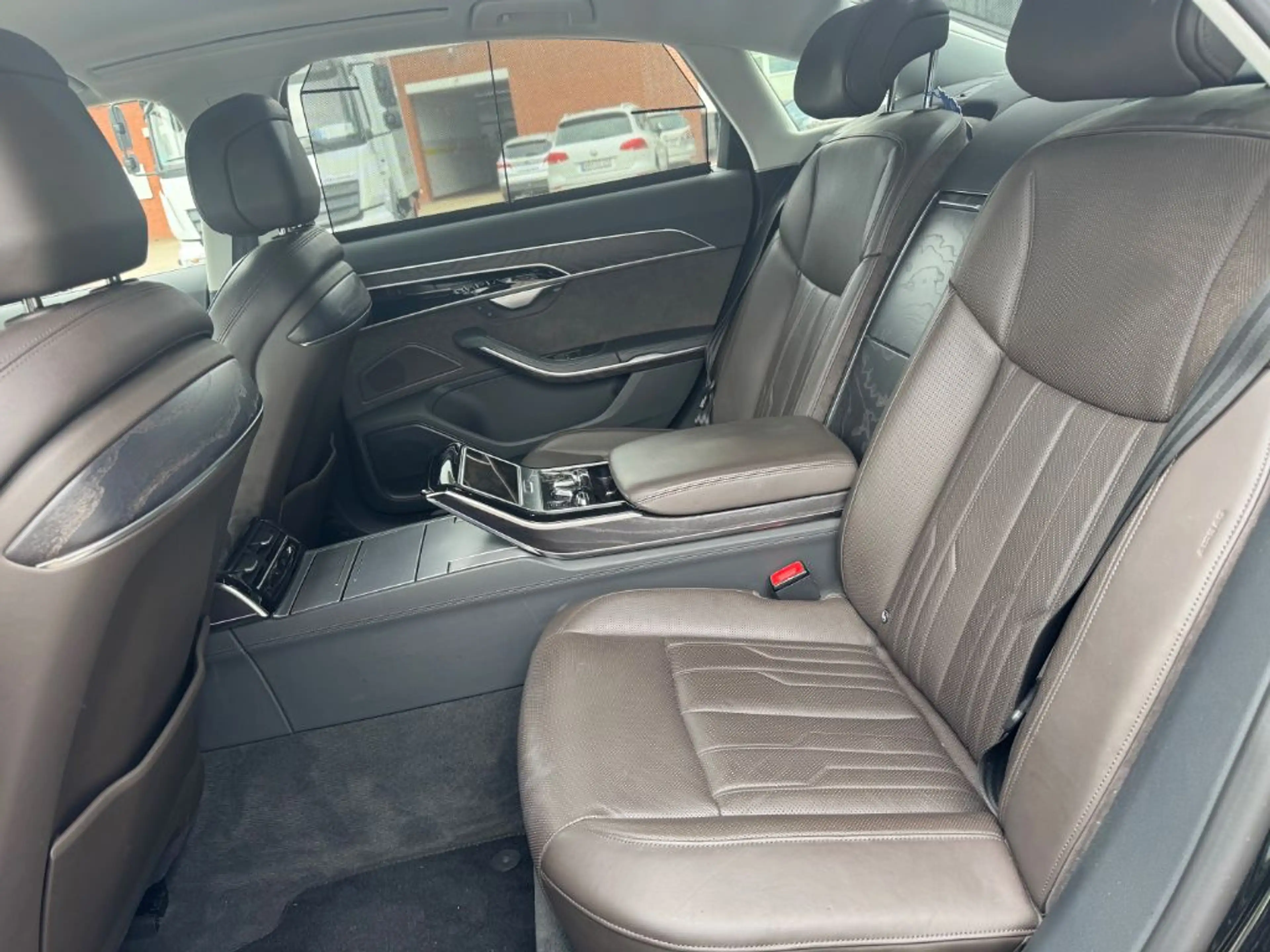 Audi A8 L 50 TDI quattro tiptronic — photo 13