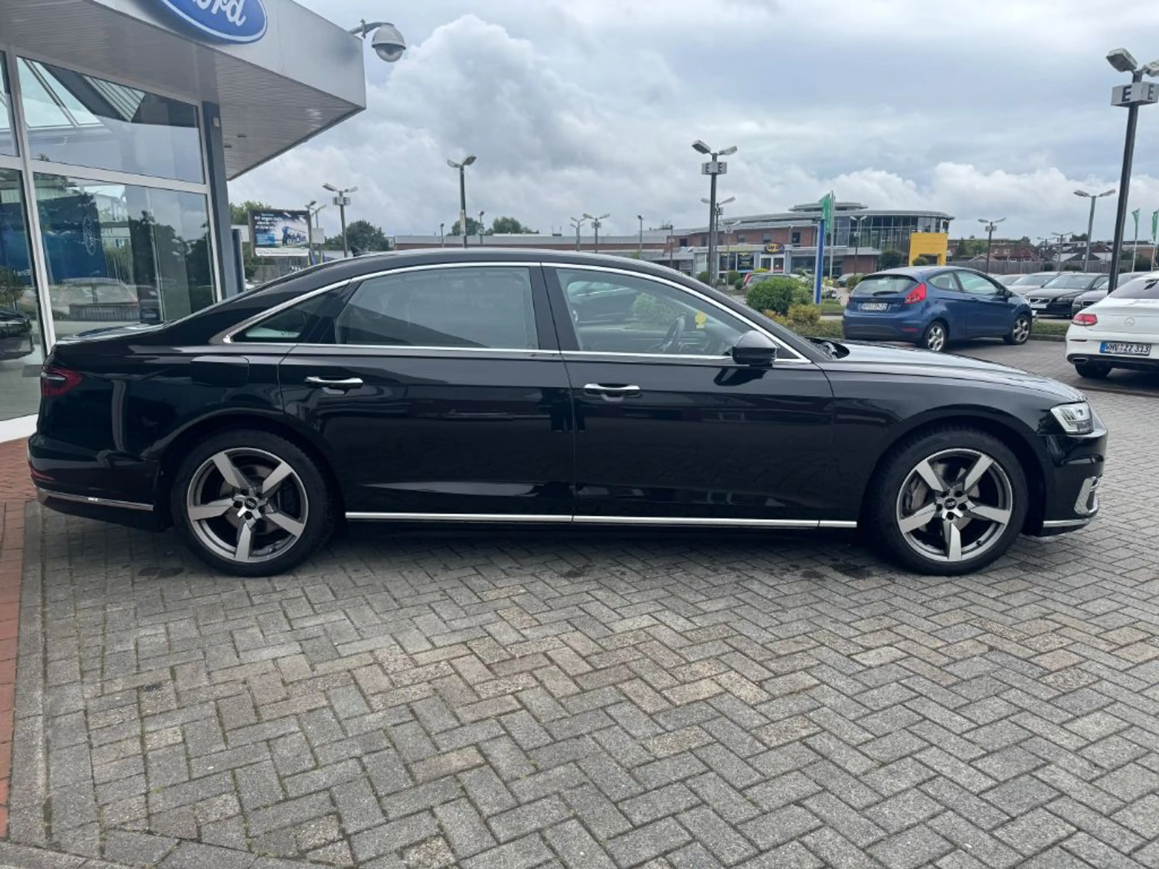 Audi A8 L 50 TDI quattro tiptronic — photo 10
