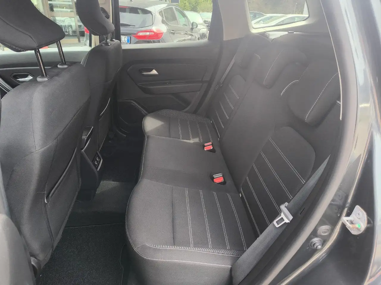 Dacia Duster 1.5 dCi 115cv Prestige 12