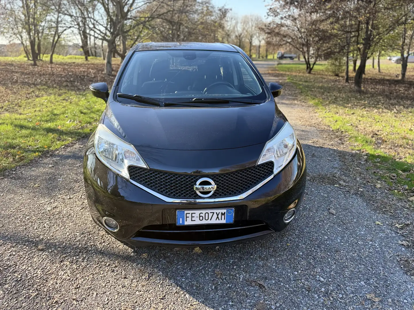 Nissan Note 1.5 dci Tekna E6 Negro - 1