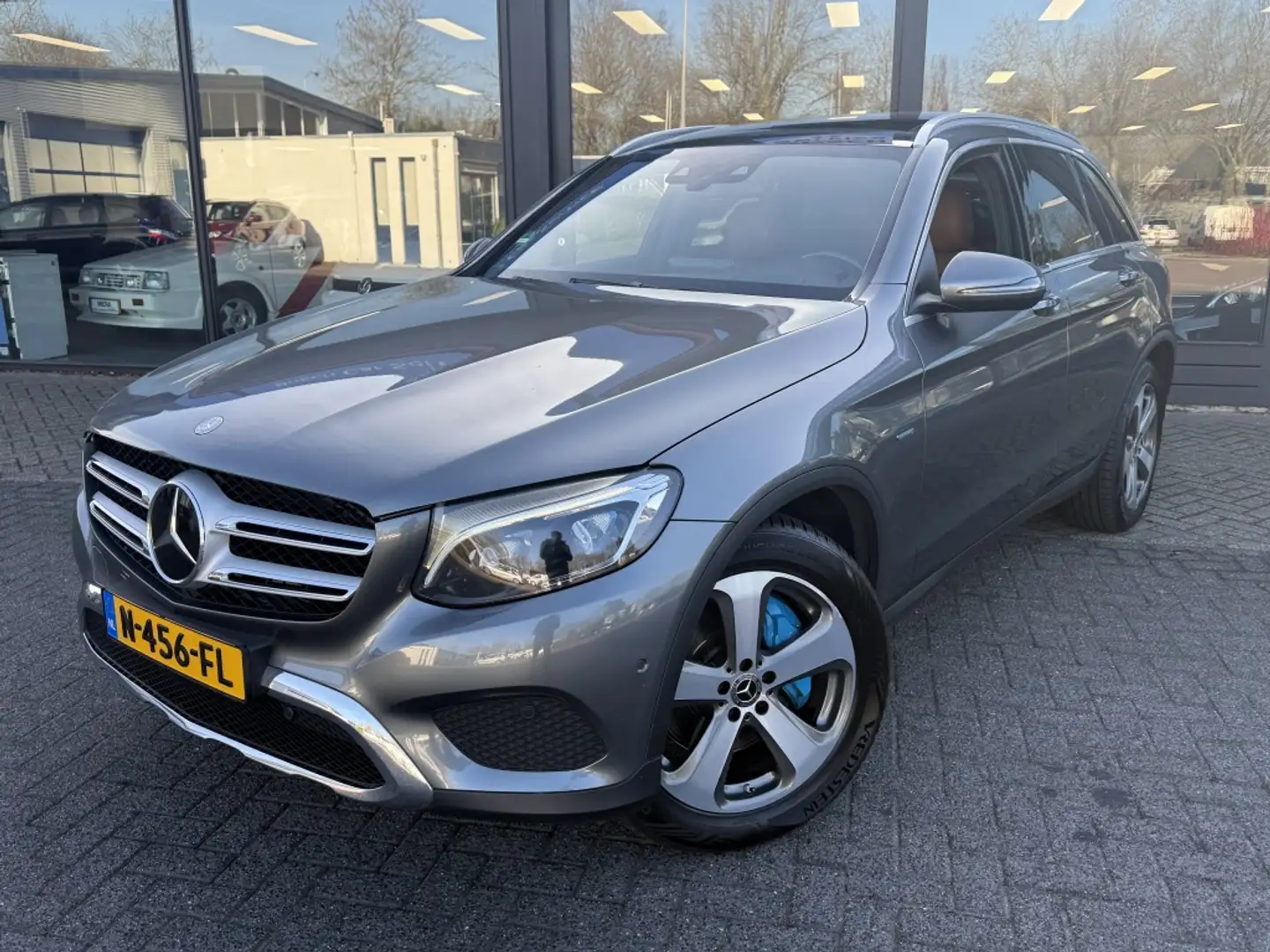 Mercedes-Benz GLC 350 350e 4MATIC Amb. Grau - 1