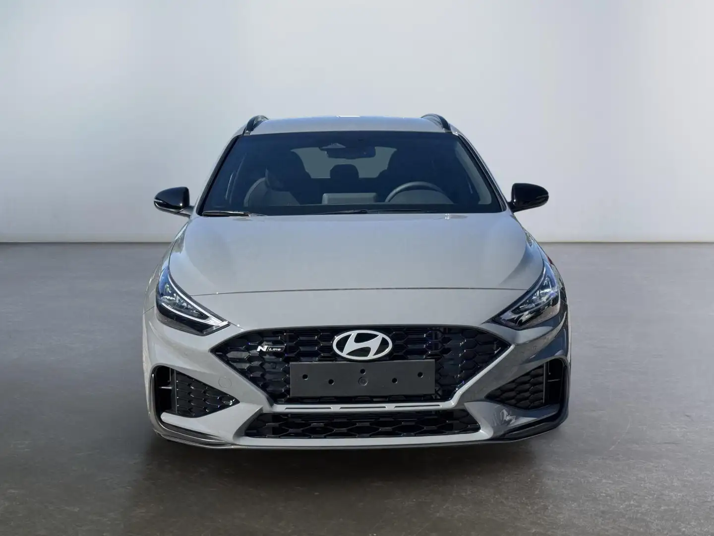 Hyundai i30 Kombi N Line 1.6 T-GDI DCT N-Line Navigation Ka... Grau - 2