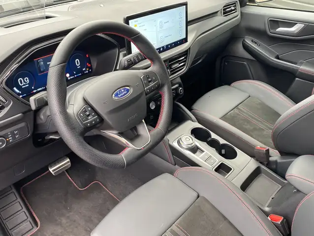 Ford Kuga view 3