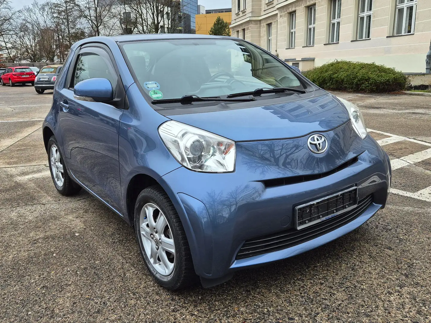 Toyota iQ IQ 1.0 Automatik Blau - 2