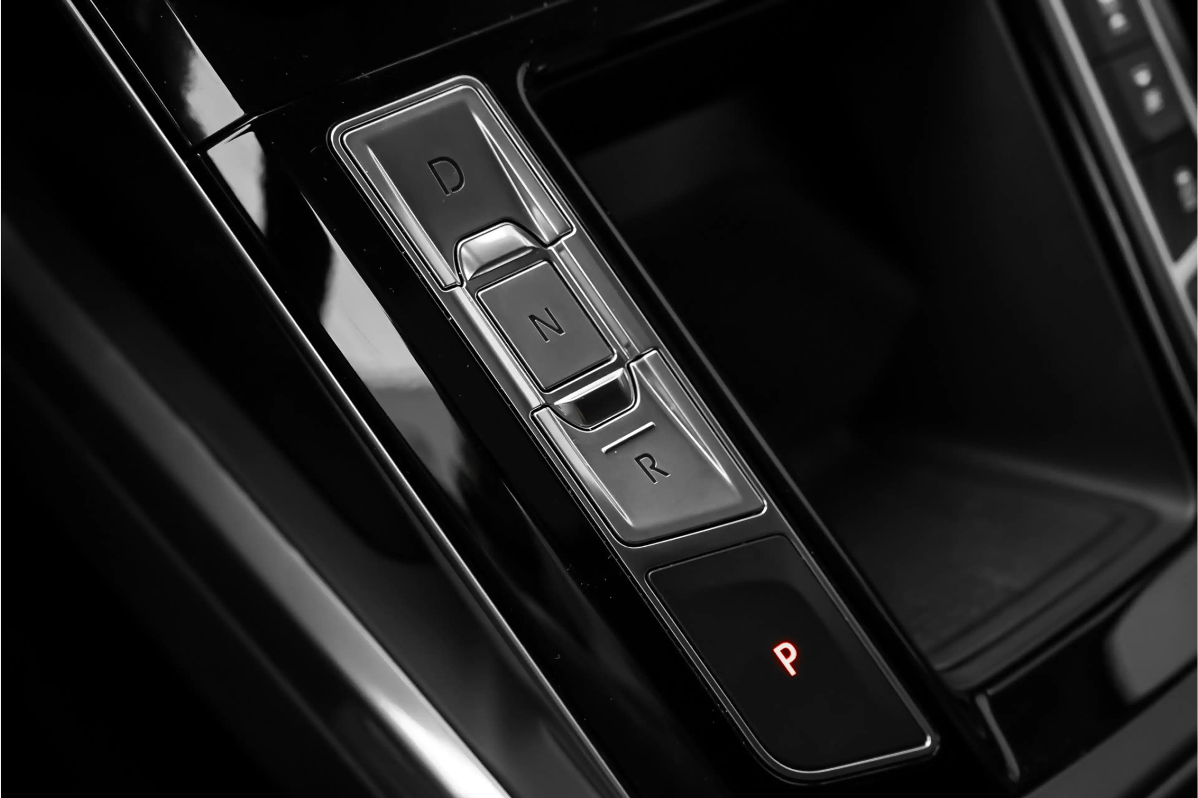 Jaguar I-Pace EV400 SE 90 kWh Pano ACC Camera 21" — photo 31