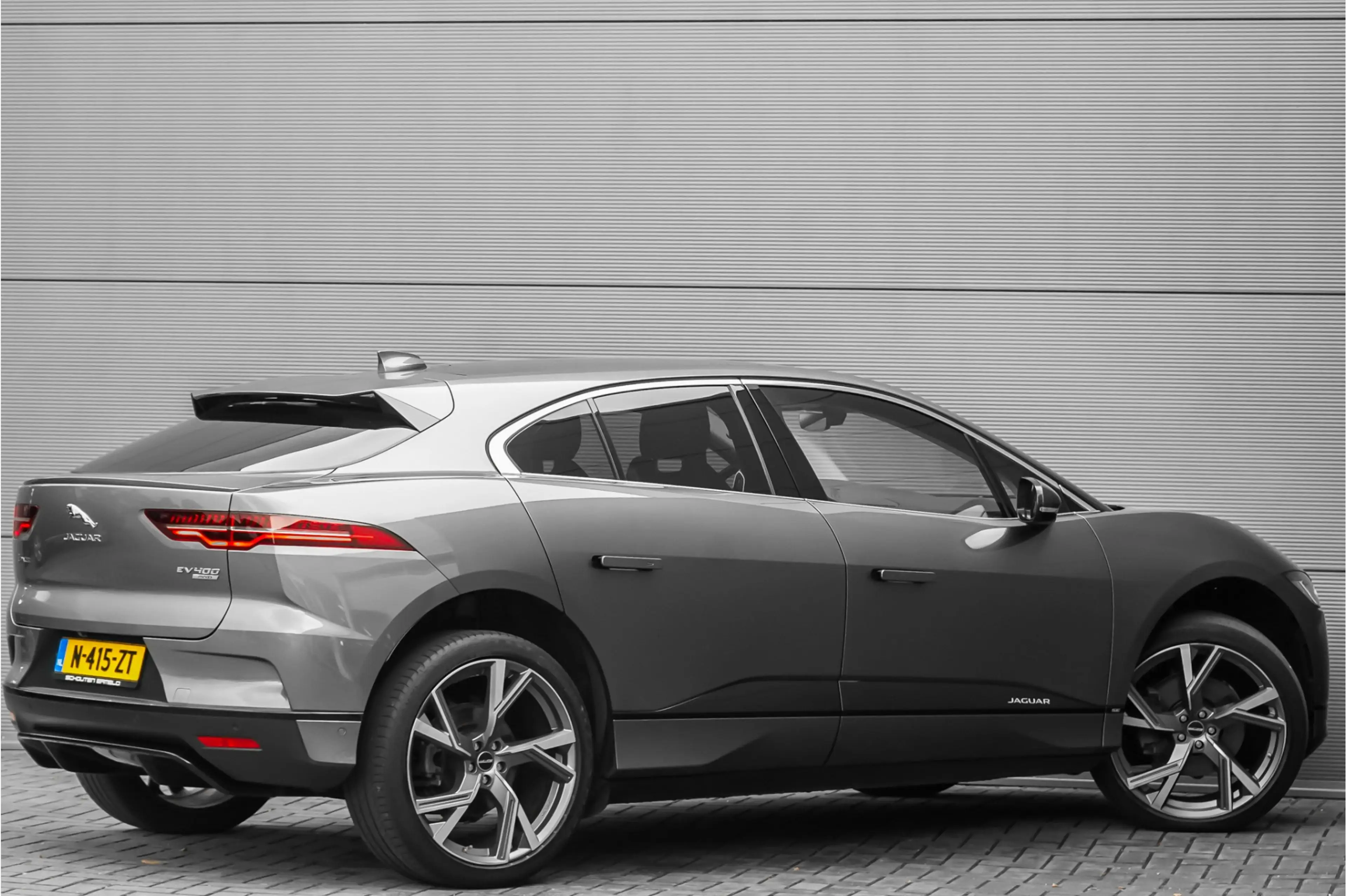 Jaguar I-Pace EV400 SE 90 kWh Pano ACC Camera 21" — photo 14