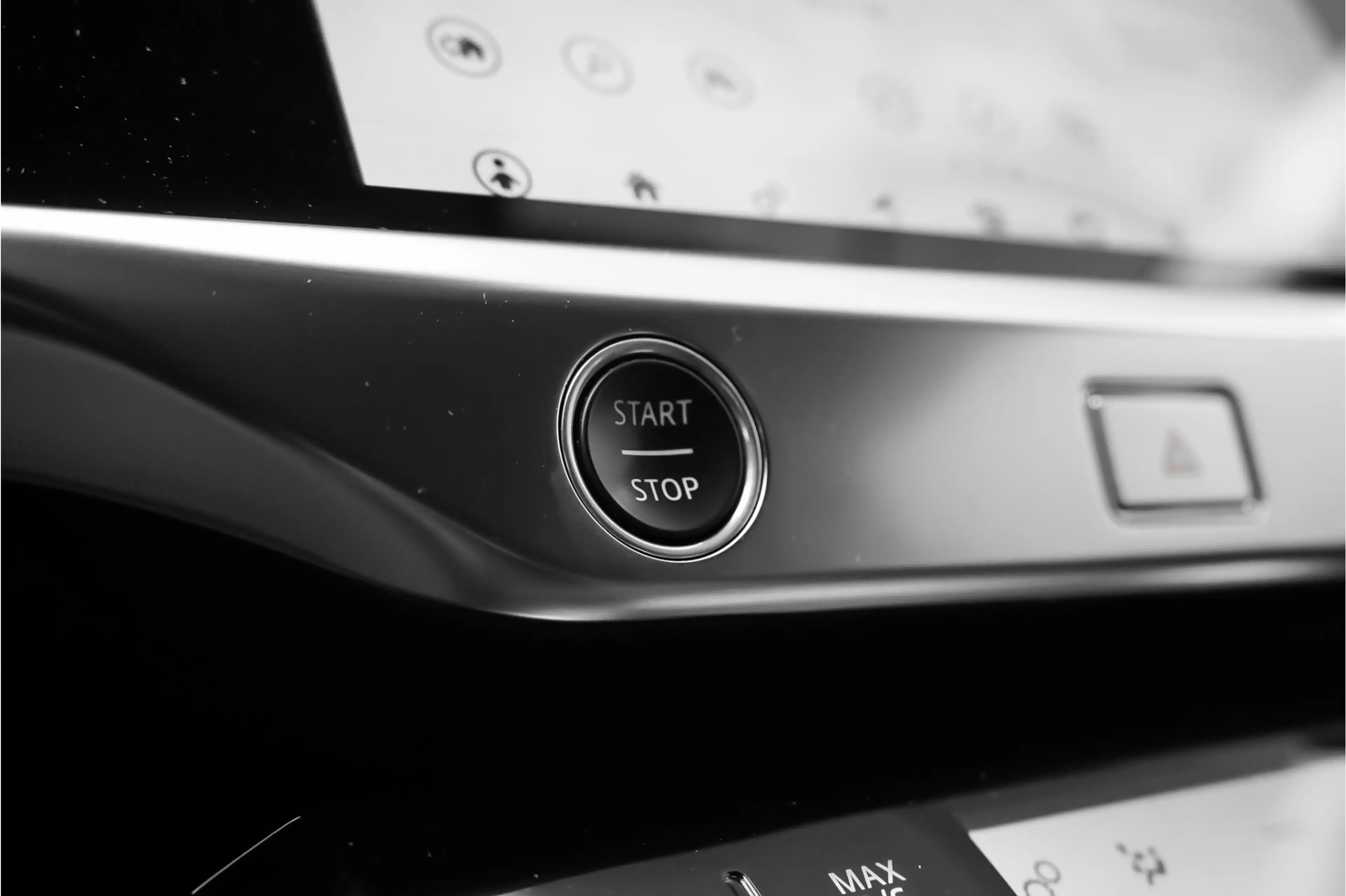 Jaguar I-Pace EV400 SE 90 kWh Pano ACC Camera 21" — photo 30