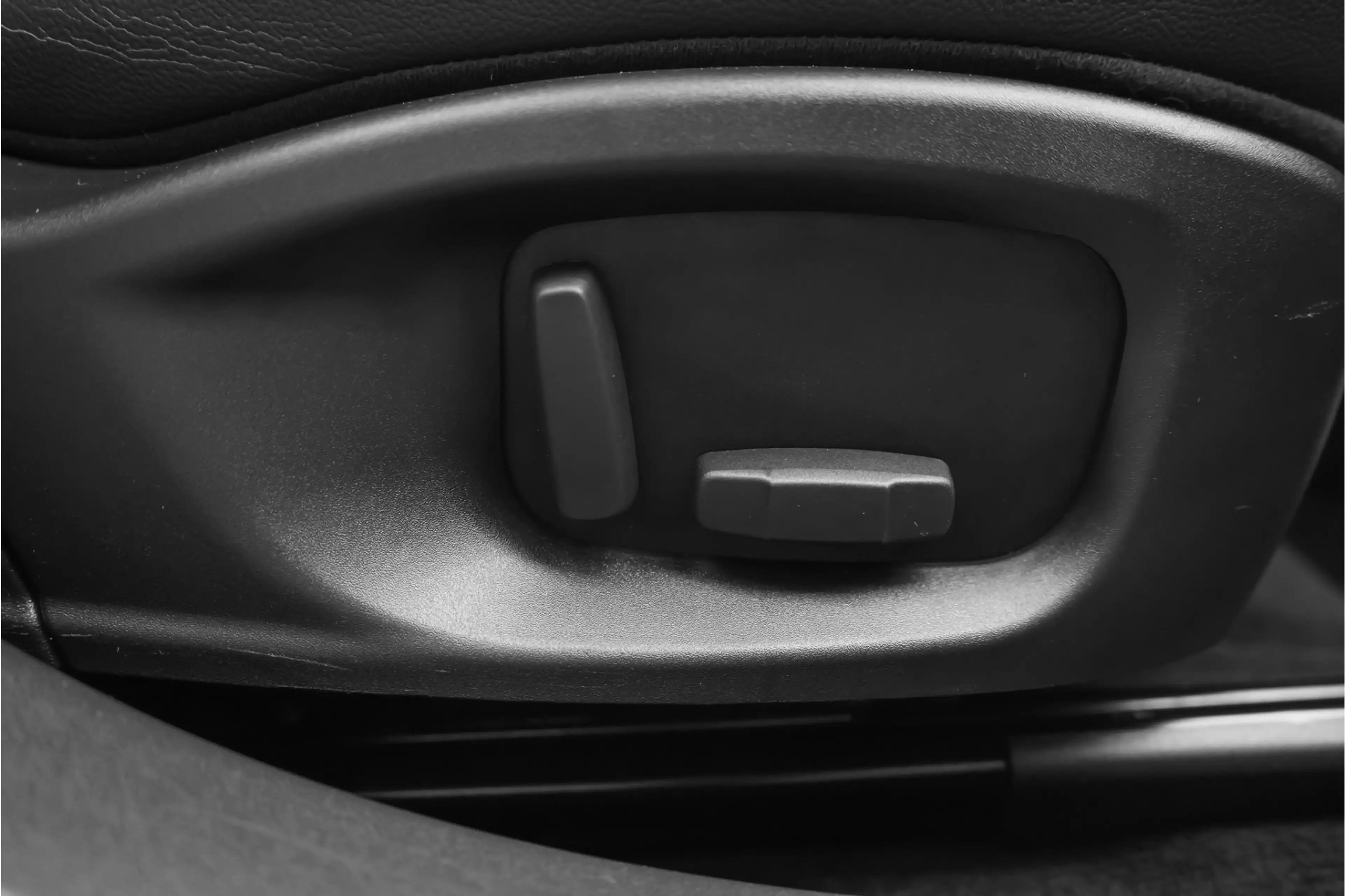Jaguar I-Pace EV400 SE 90 kWh Pano ACC Camera 21" — photo 35