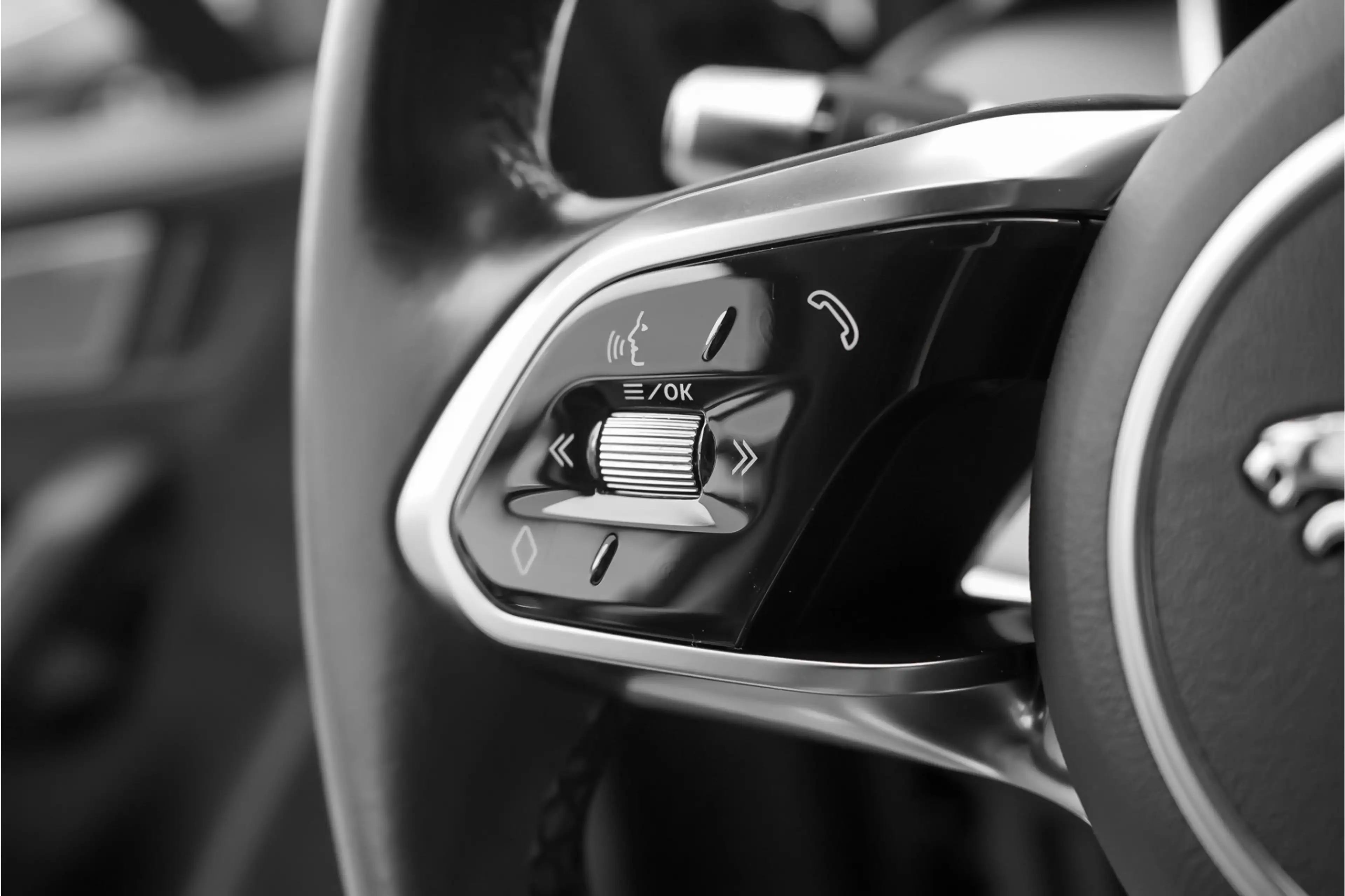 Jaguar I-Pace EV400 SE 90 kWh Pano ACC Camera 21" — photo 37