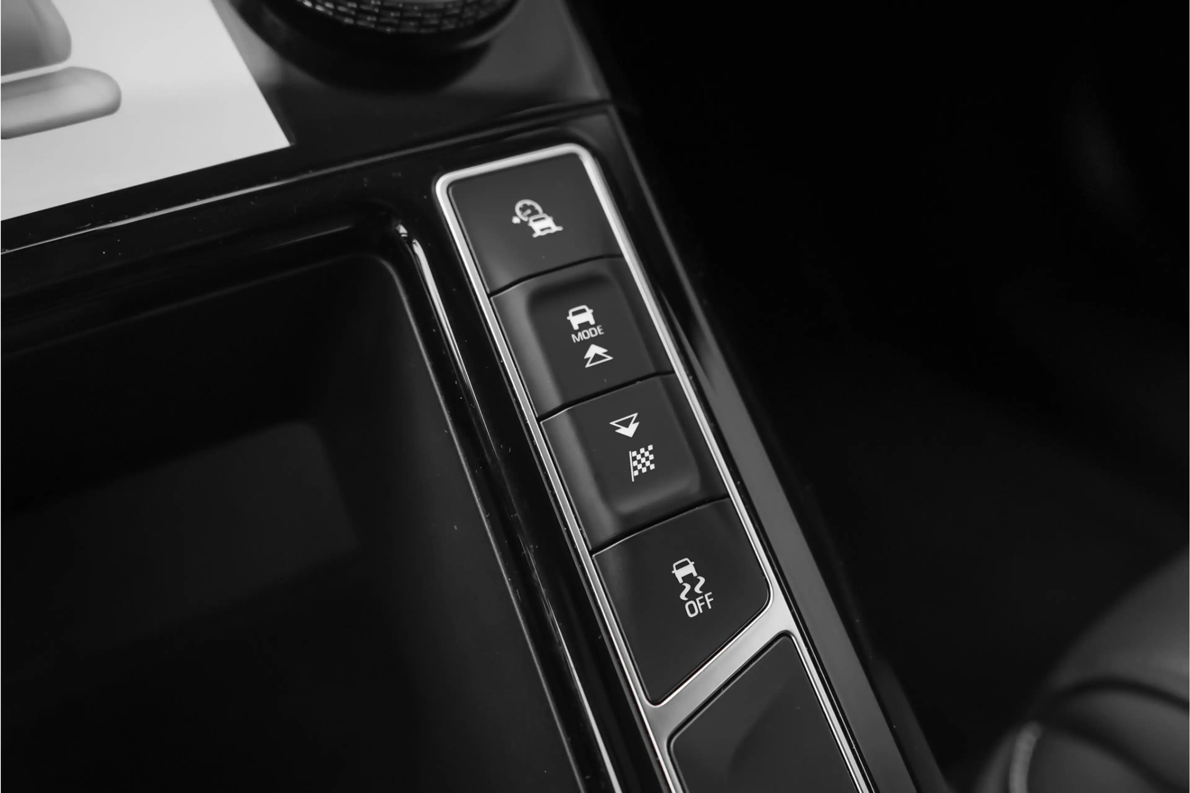 Jaguar I-Pace EV400 SE 90 kWh Pano ACC Camera 21" — photo 32