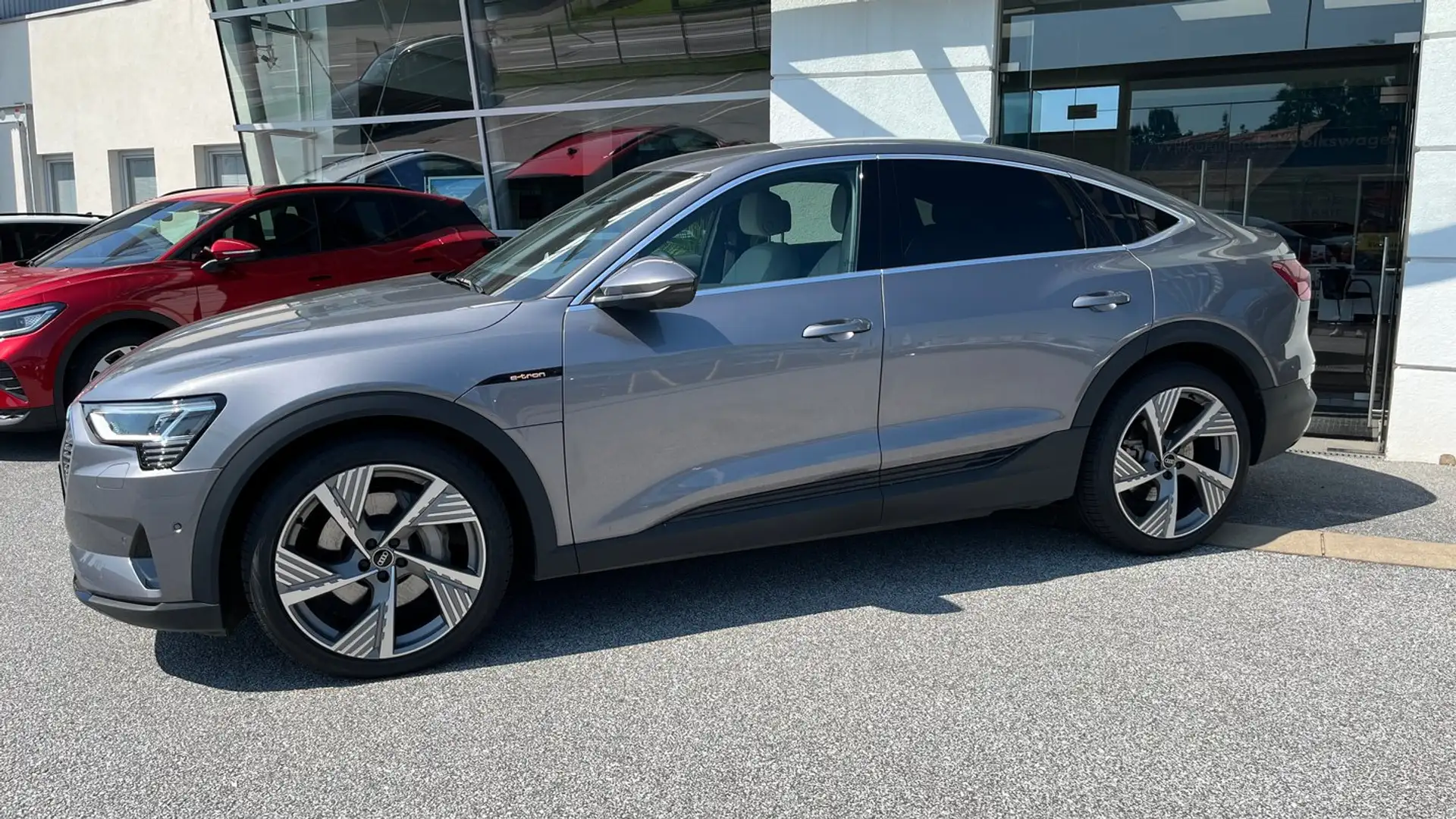 Audi e-tron 50 230 kW Business Grau - 2