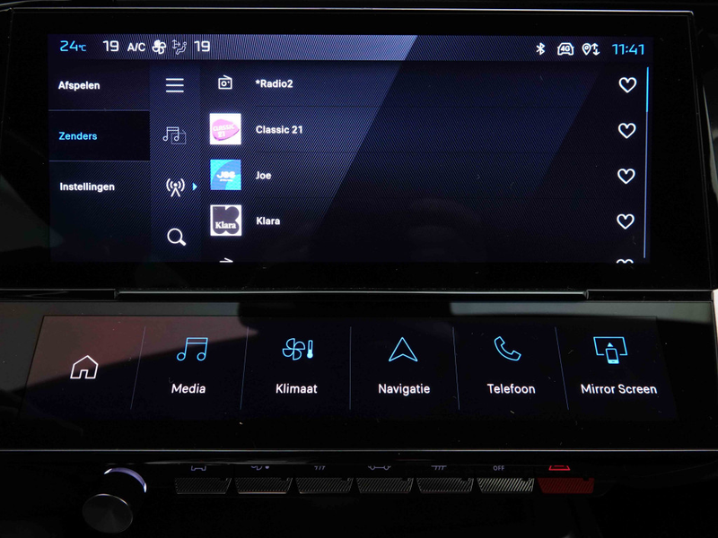 Peugeot 408 PHEV 225 | EV Range 60km | GT | GPS | LED | Camera — photo 15