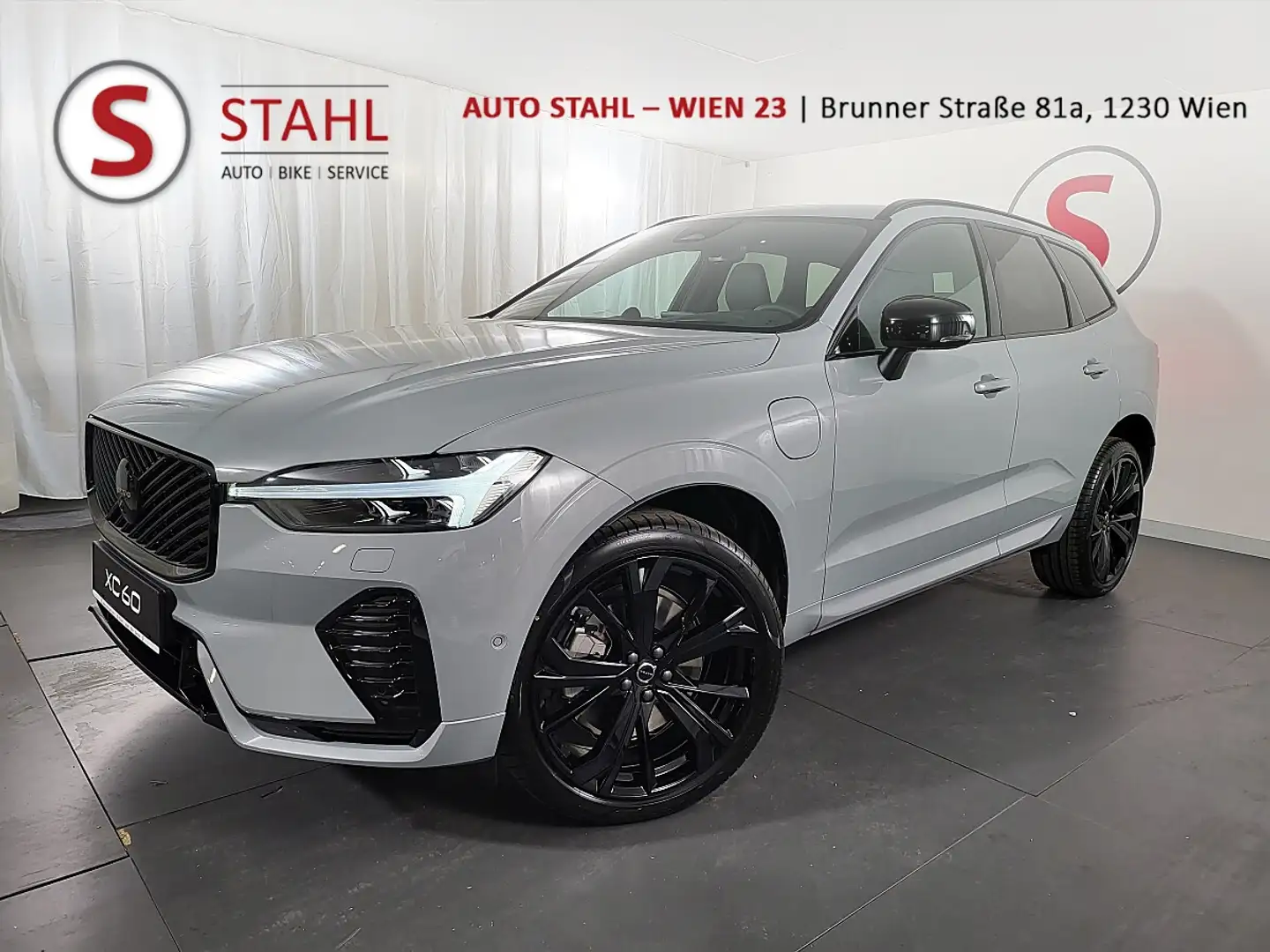 Volvo XC60 T6 Ultra Black Edition | Auto Stahl Wien 23 Grau - 1