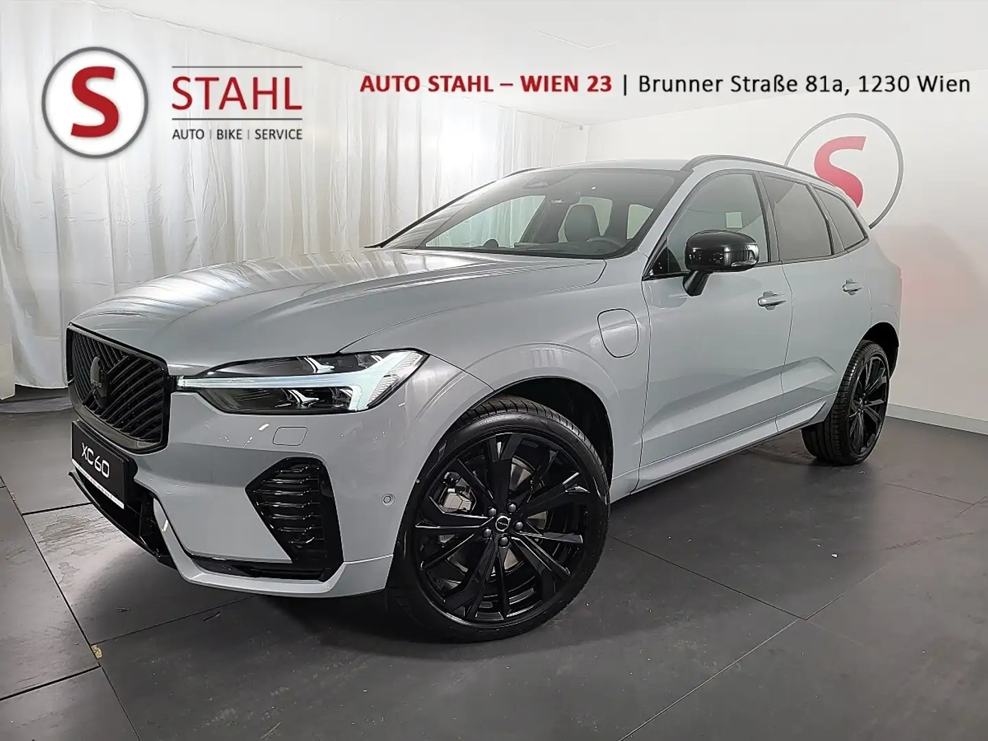 Volvo XC60 T6 Ultra Black Edition | Auto Stahl Wien 23 Grau - 1