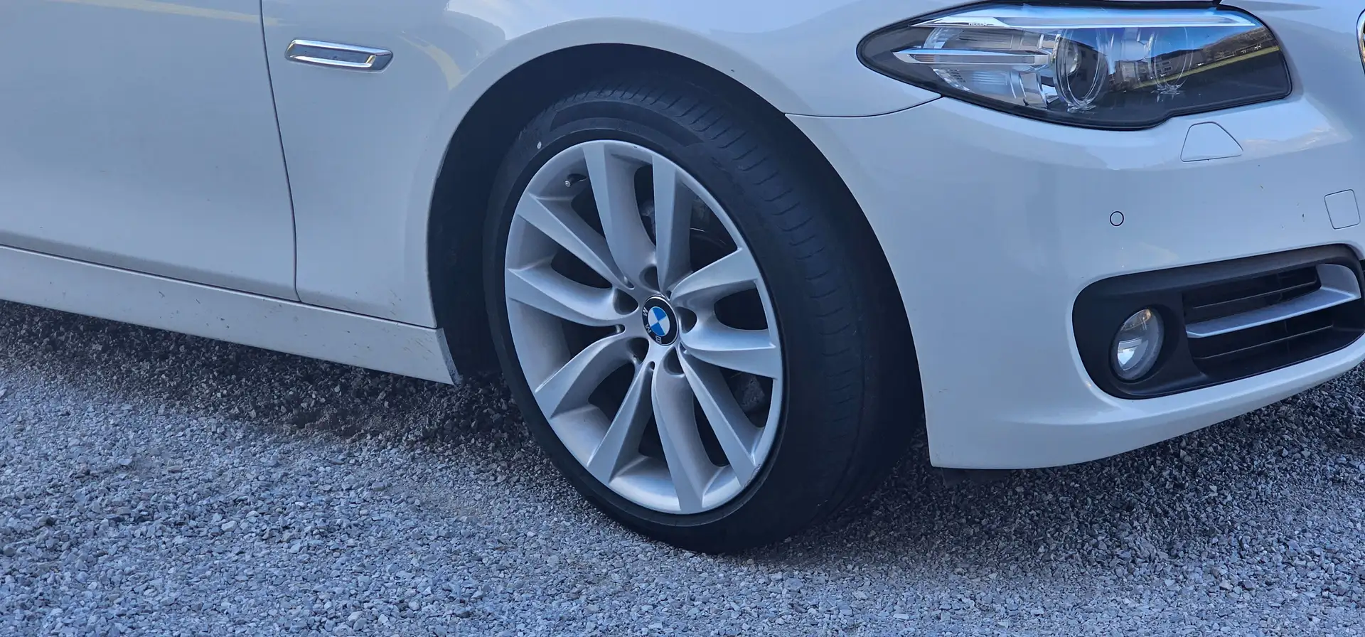 BMW 520 520d xDrive Österreich-Paket Touring Weiß - 1