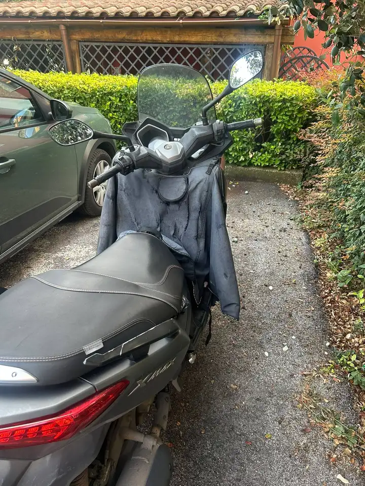 Yamaha X-Max 250