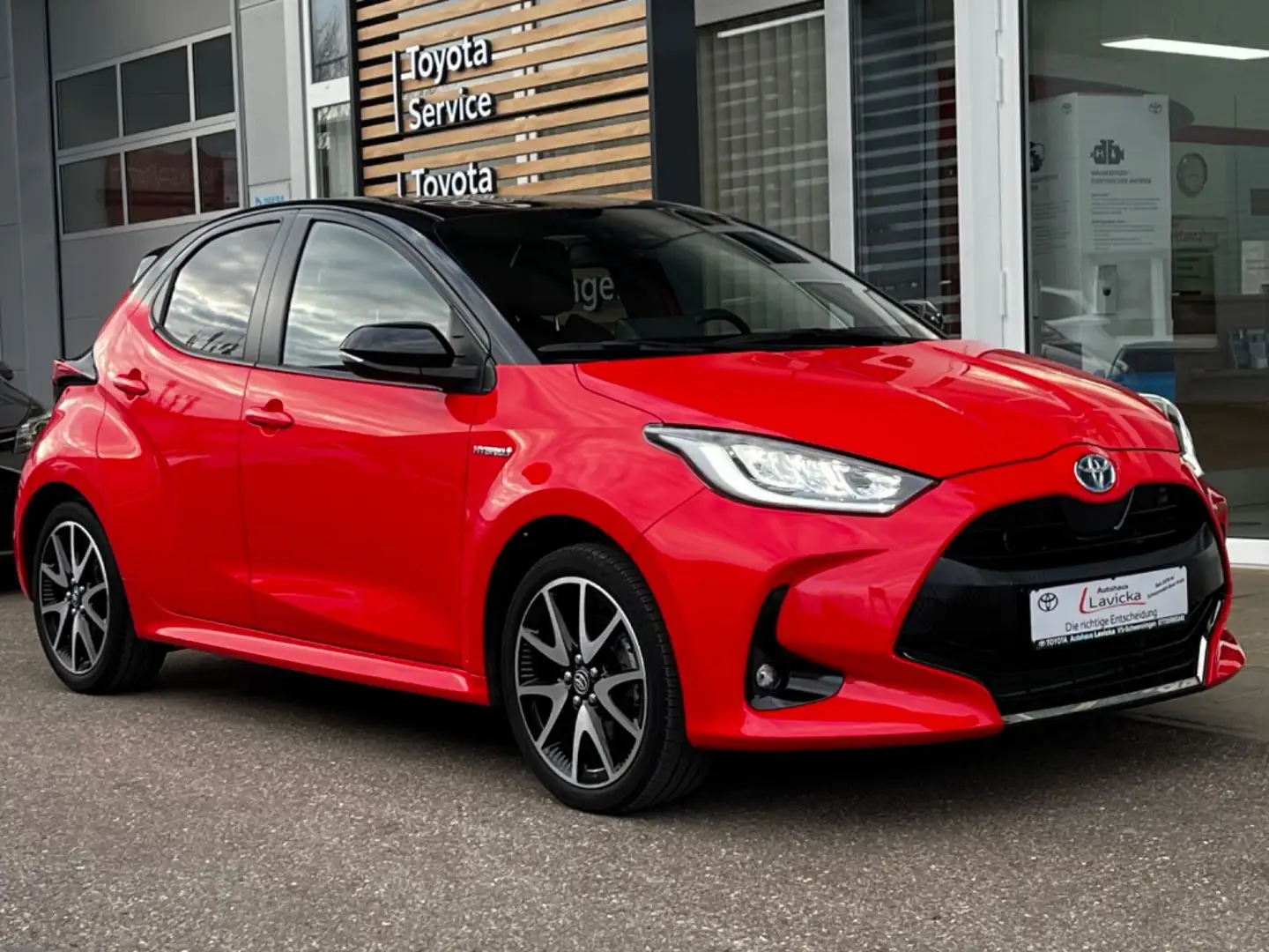 Toyota Yaris Hybrid Premiere Edition Rot - 1