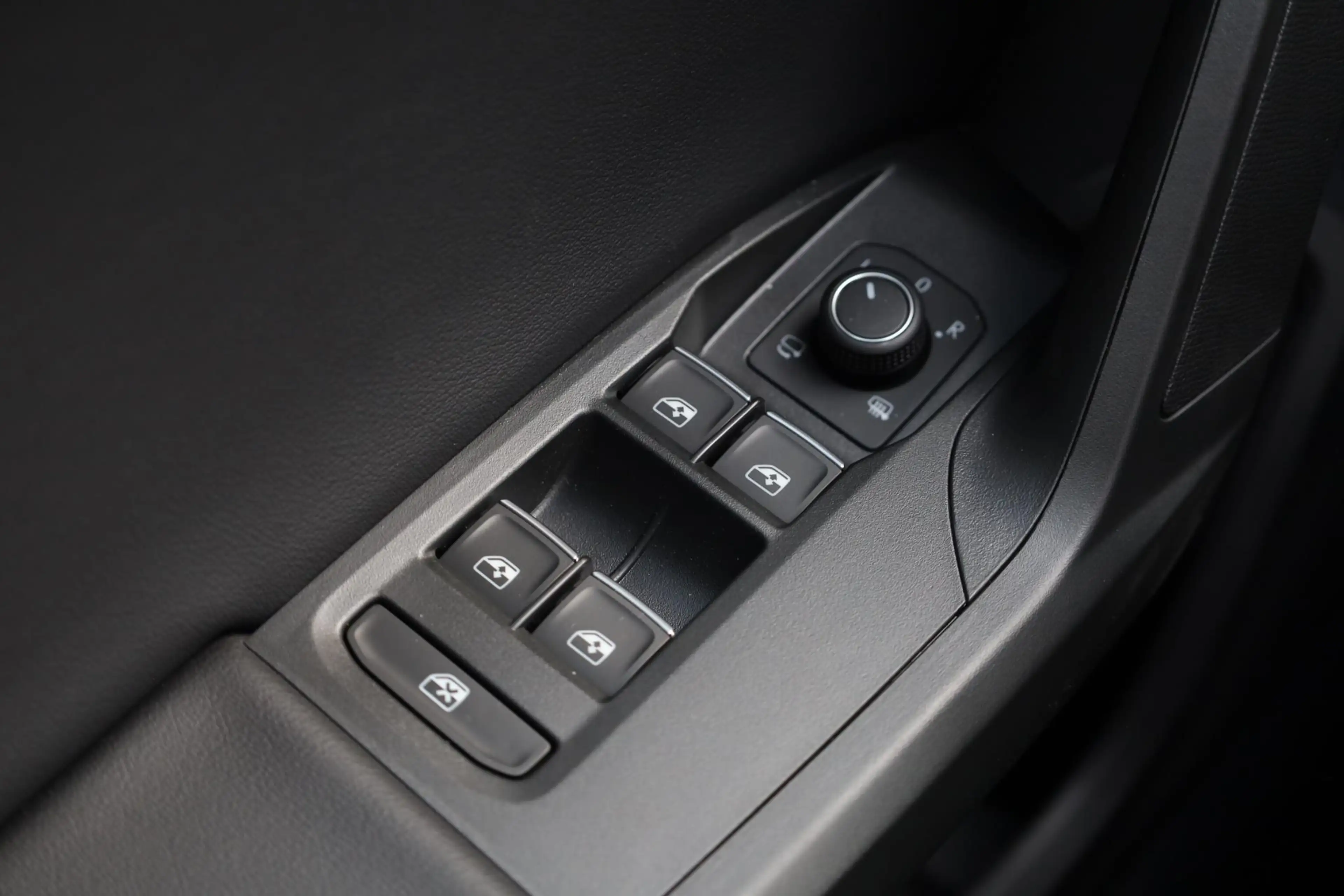 SEAT Leon e-Hybrid Sportstourer 1.5 TSI FR Business 204PK / 150kW DSG — photo 14