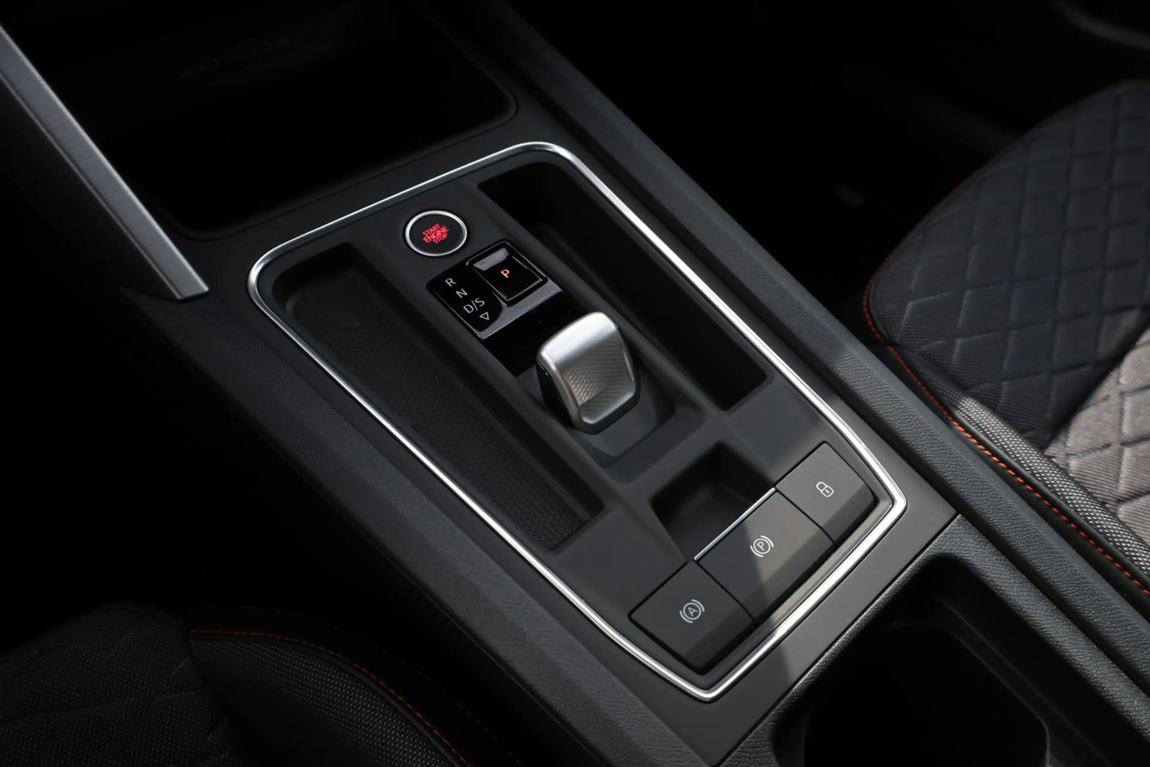 SEAT Leon e-Hybrid Sportstourer 1.5 TSI FR Business 204PK / 150kW DSG — photo 36