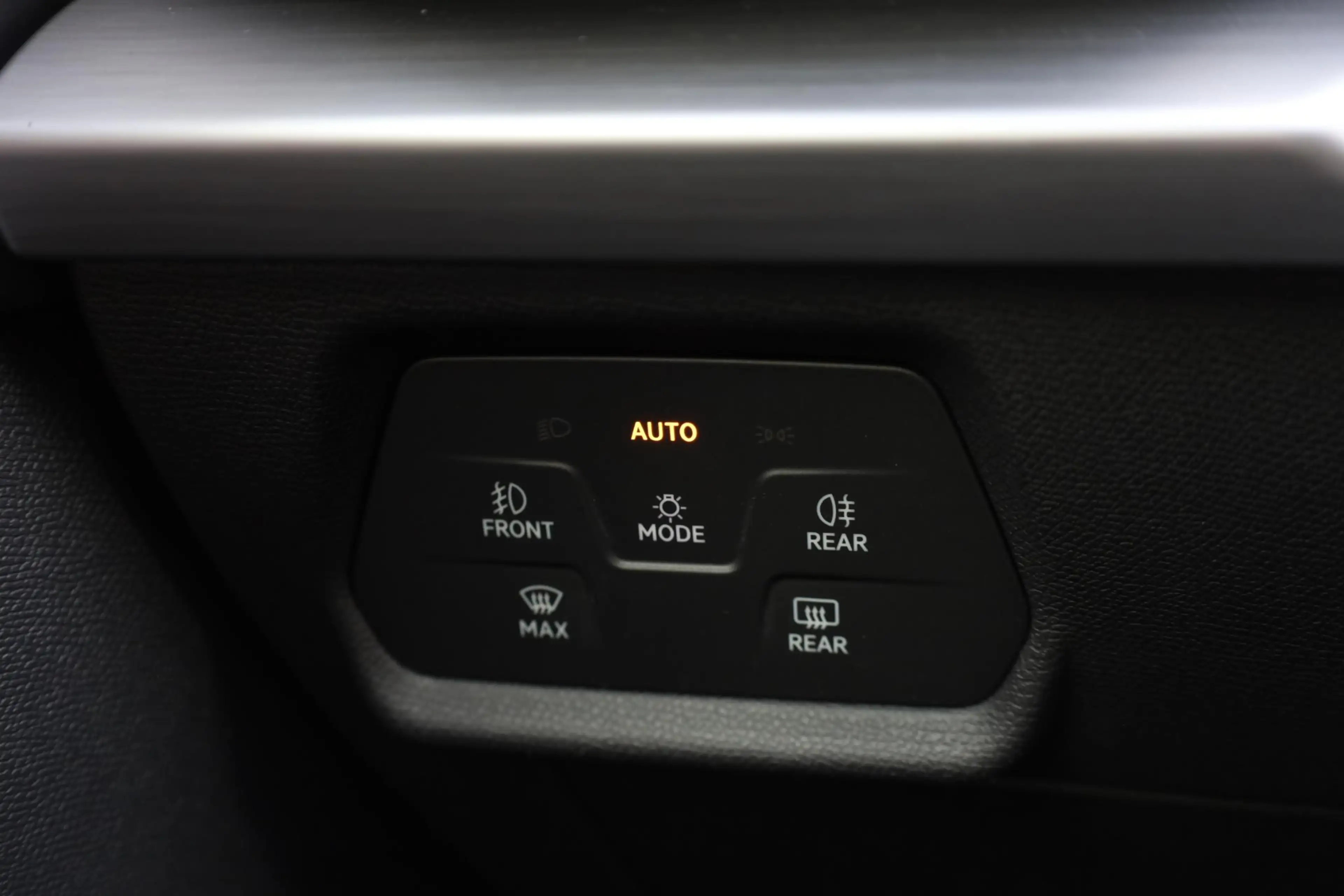SEAT Leon e-Hybrid Sportstourer 1.5 TSI FR Business 204PK / 150kW DSG — photo 16