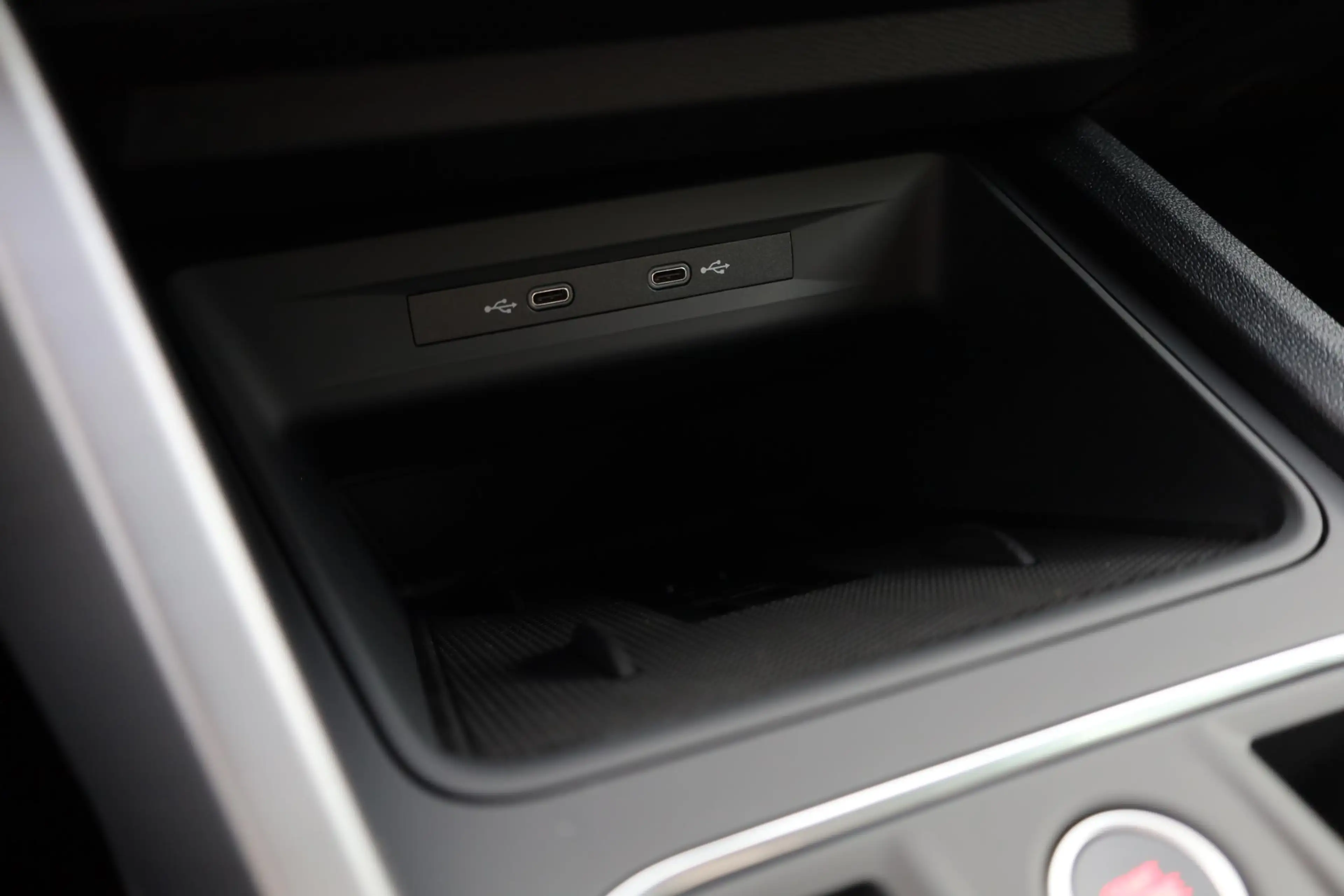 SEAT Leon e-Hybrid Sportstourer 1.5 TSI FR Business 204PK / 150kW DSG — photo 35