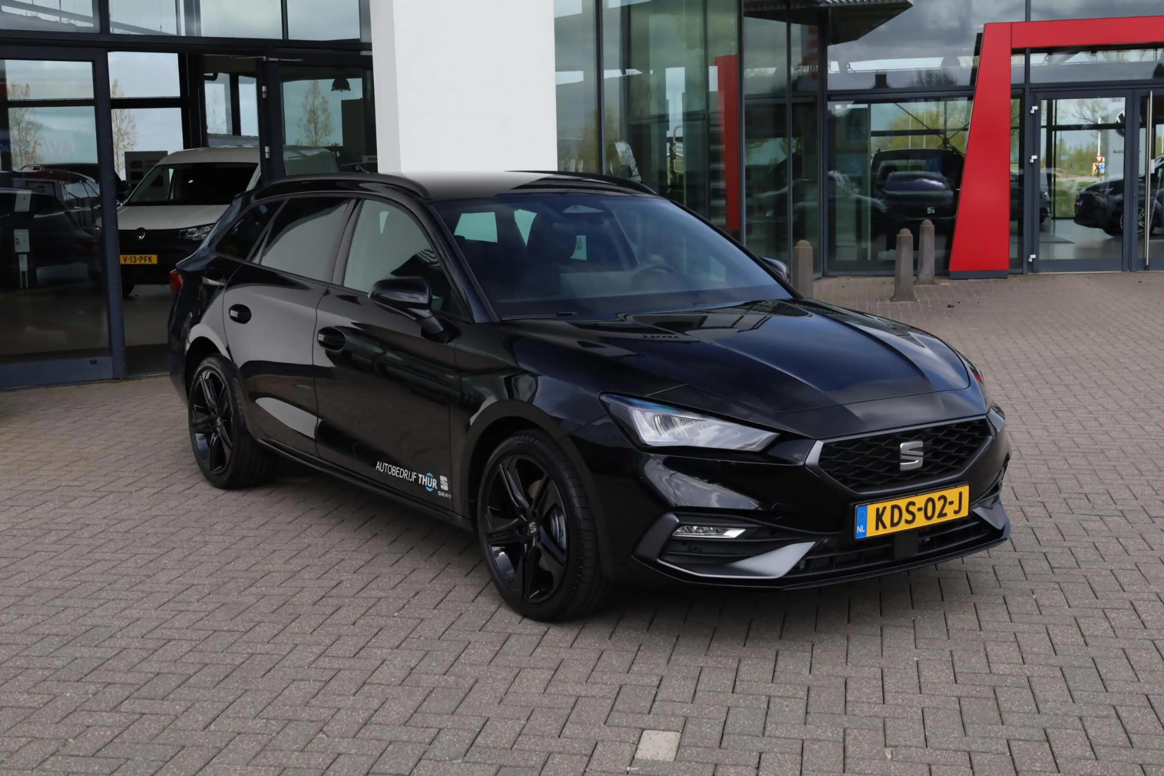SEAT Leon e-Hybrid Sportstourer 1.5 TSI FR Business 204PK / 150kW DSG — photo 6