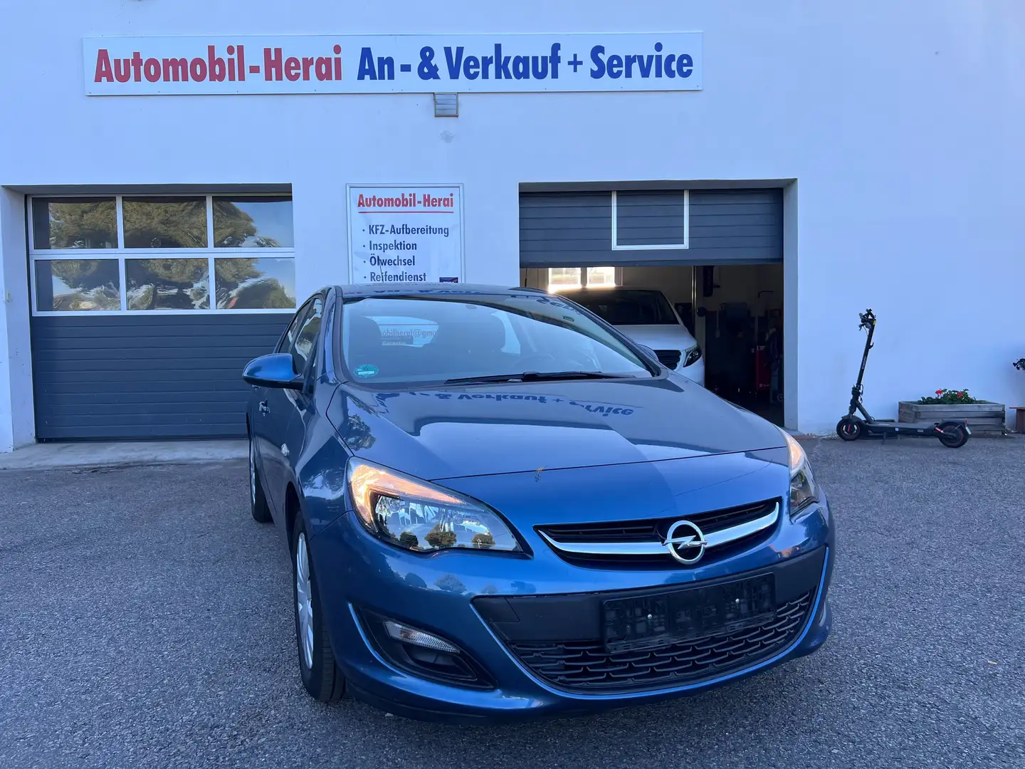 Opel Astra Selection Blau - 2