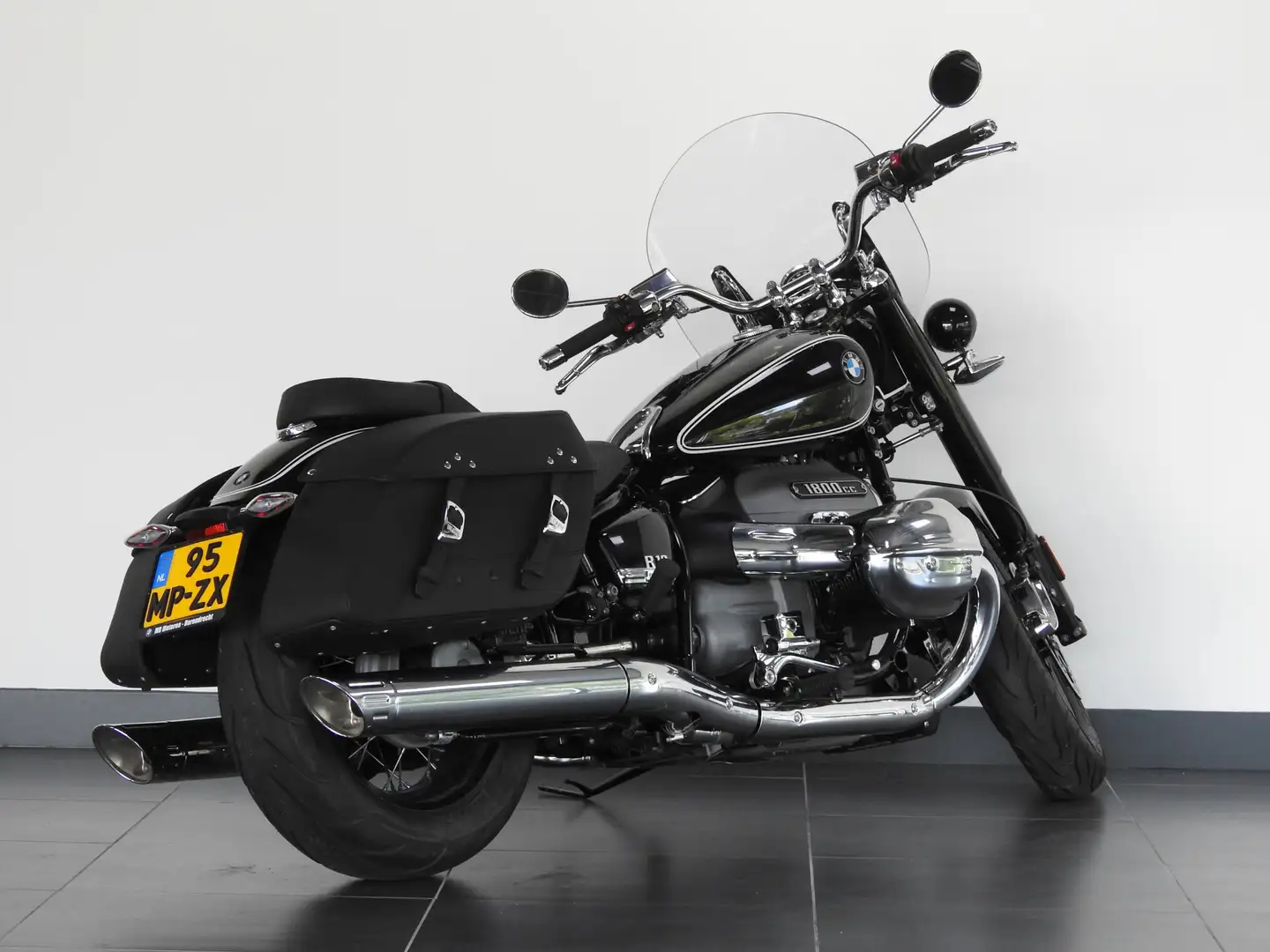 BMW R 18 Classic Zwart - 2