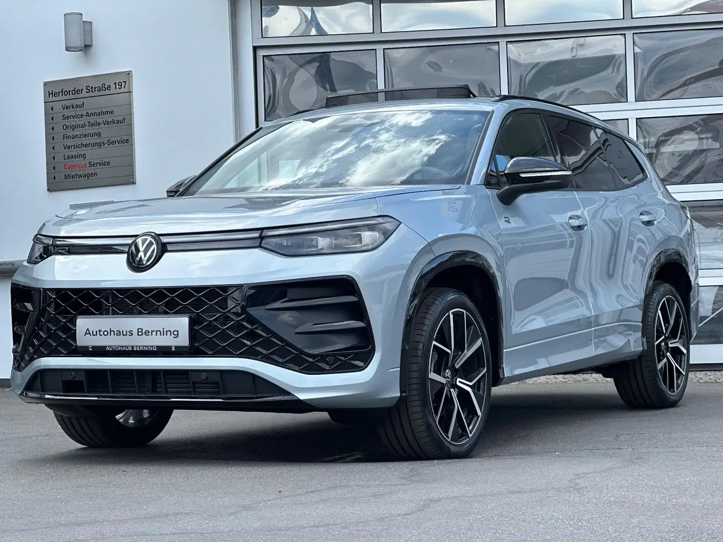 Volkswagen Tayron TAYRON 2.0TDI 4MOTION R LINE 7 SITZER PANO AHK Серебристый - 2