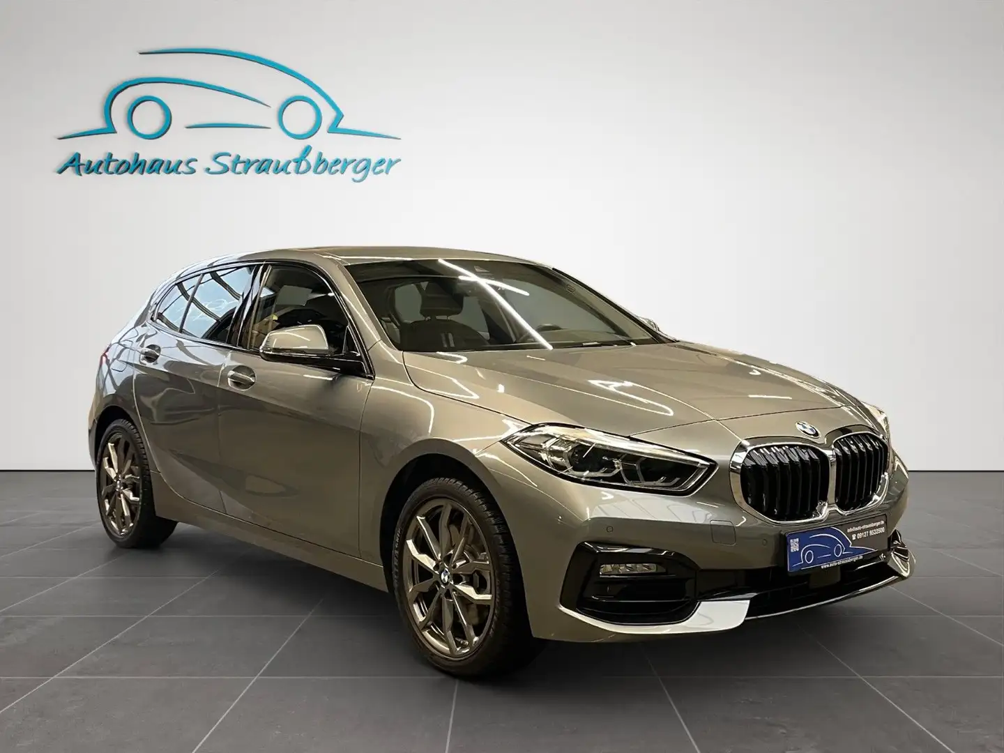 BMW 120 i Sport Line HiFi SHZ Tempomat Lenkradheizung Grau - 2