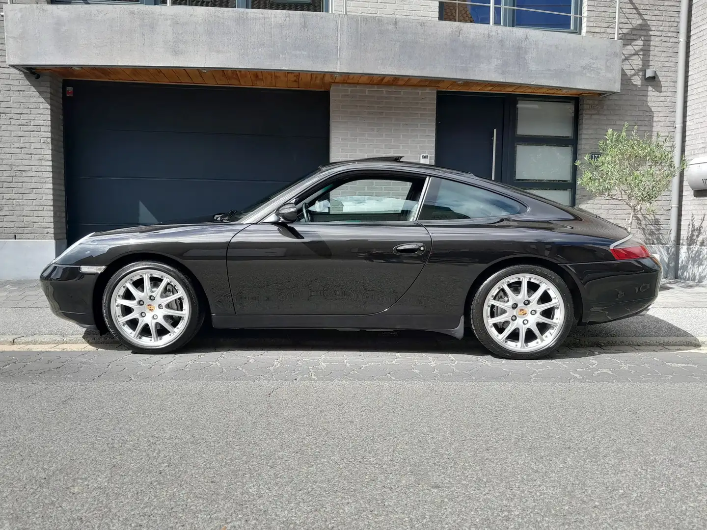 Porsche 996 911 Carrera 4 - 1