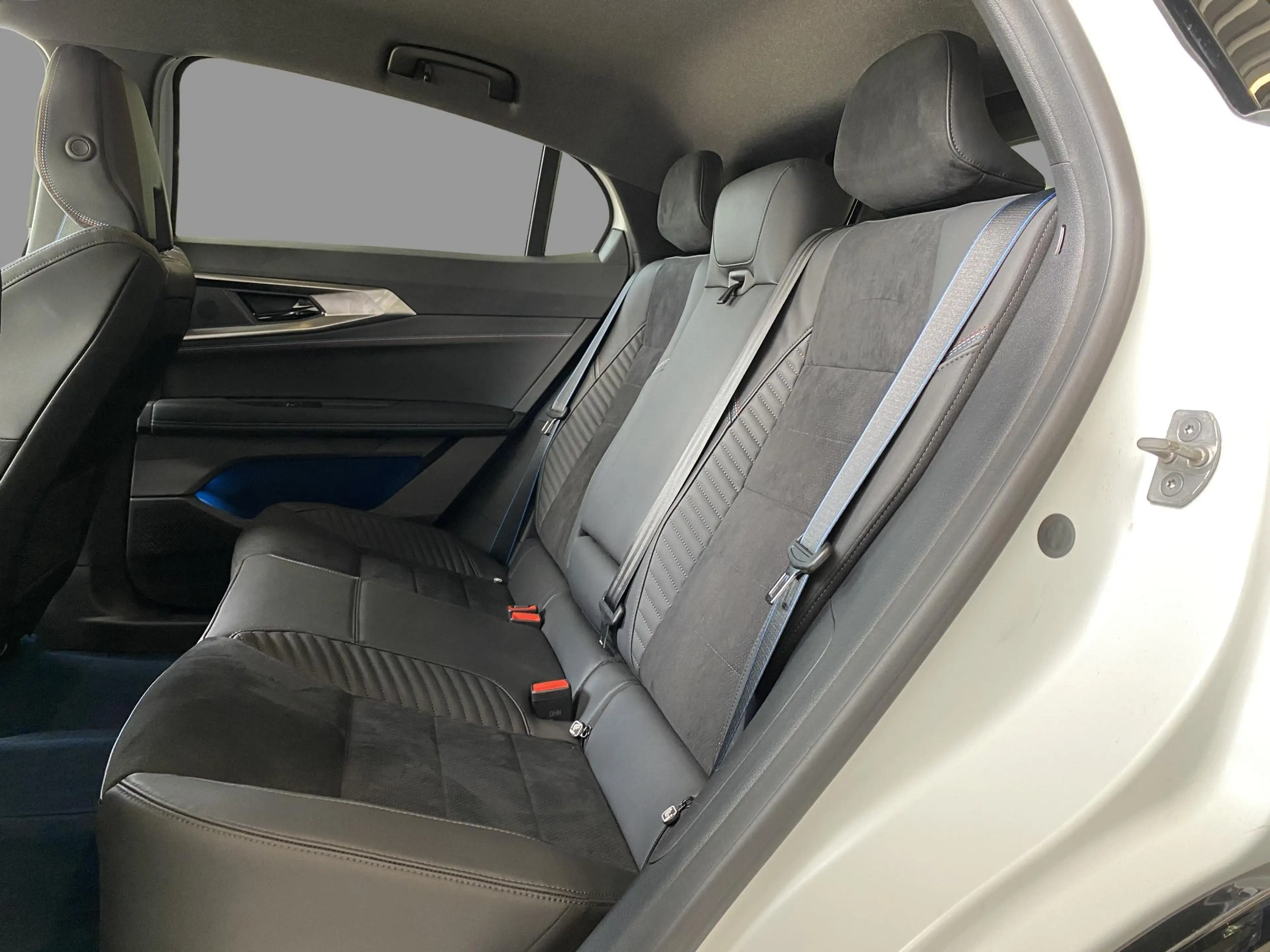 Renault Rafale hyper hybrid E-Tech 4x4 Esprit Alpine — photo 14