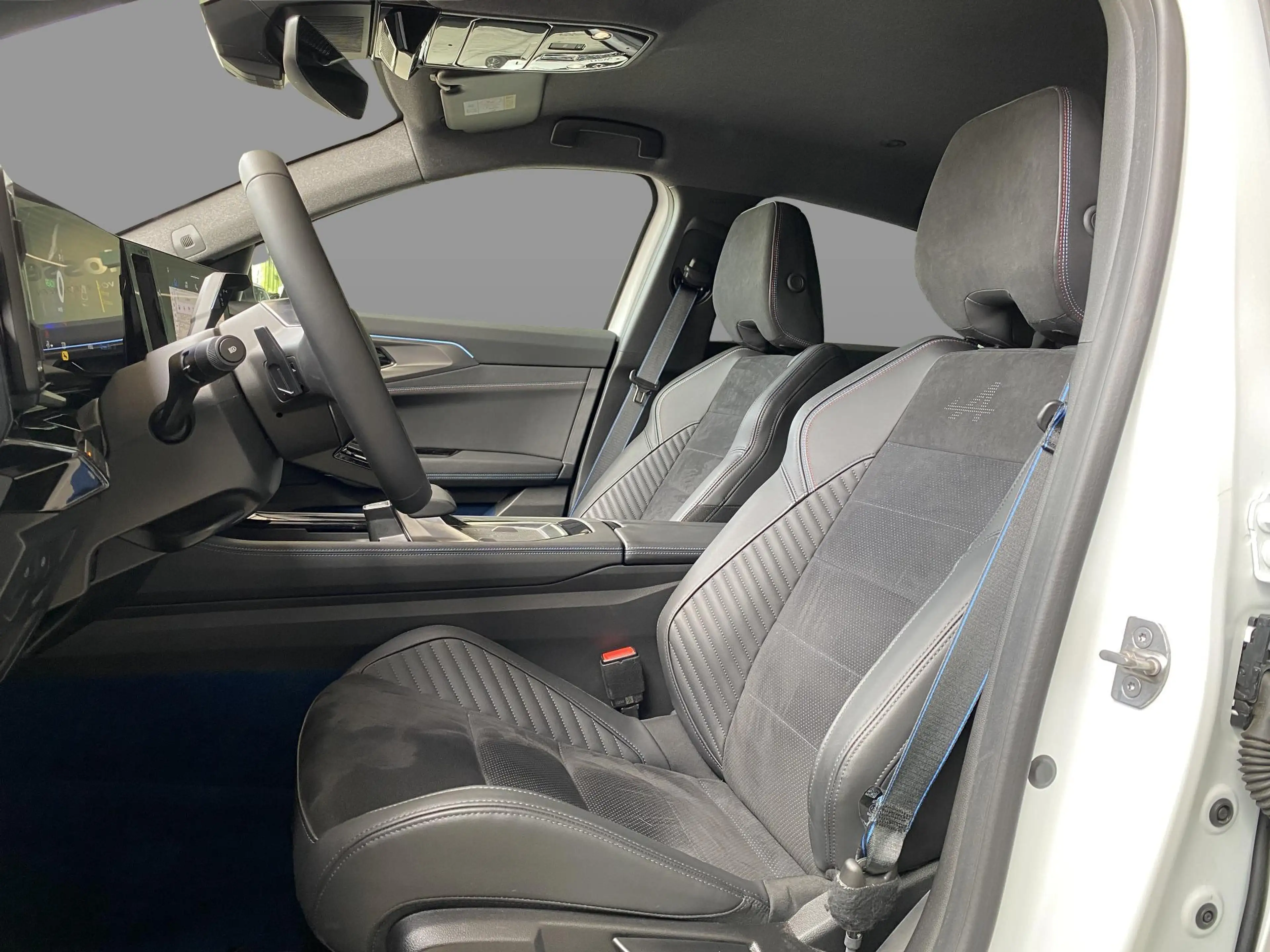 Renault Rafale hyper hybrid E-Tech 4x4 Esprit Alpine — photo 13