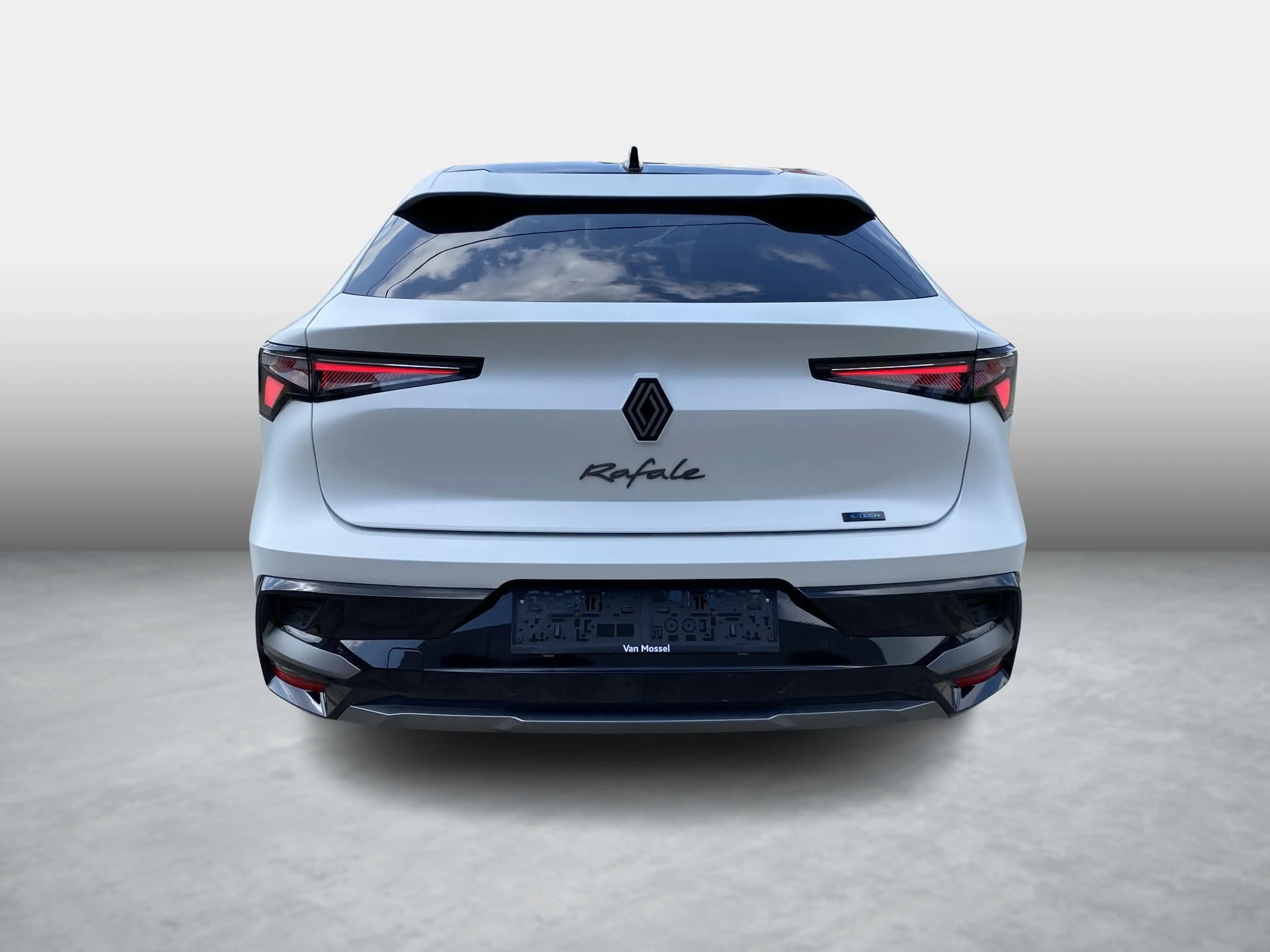 Renault Rafale hyper hybrid E-Tech 4x4 Esprit Alpine — photo 4