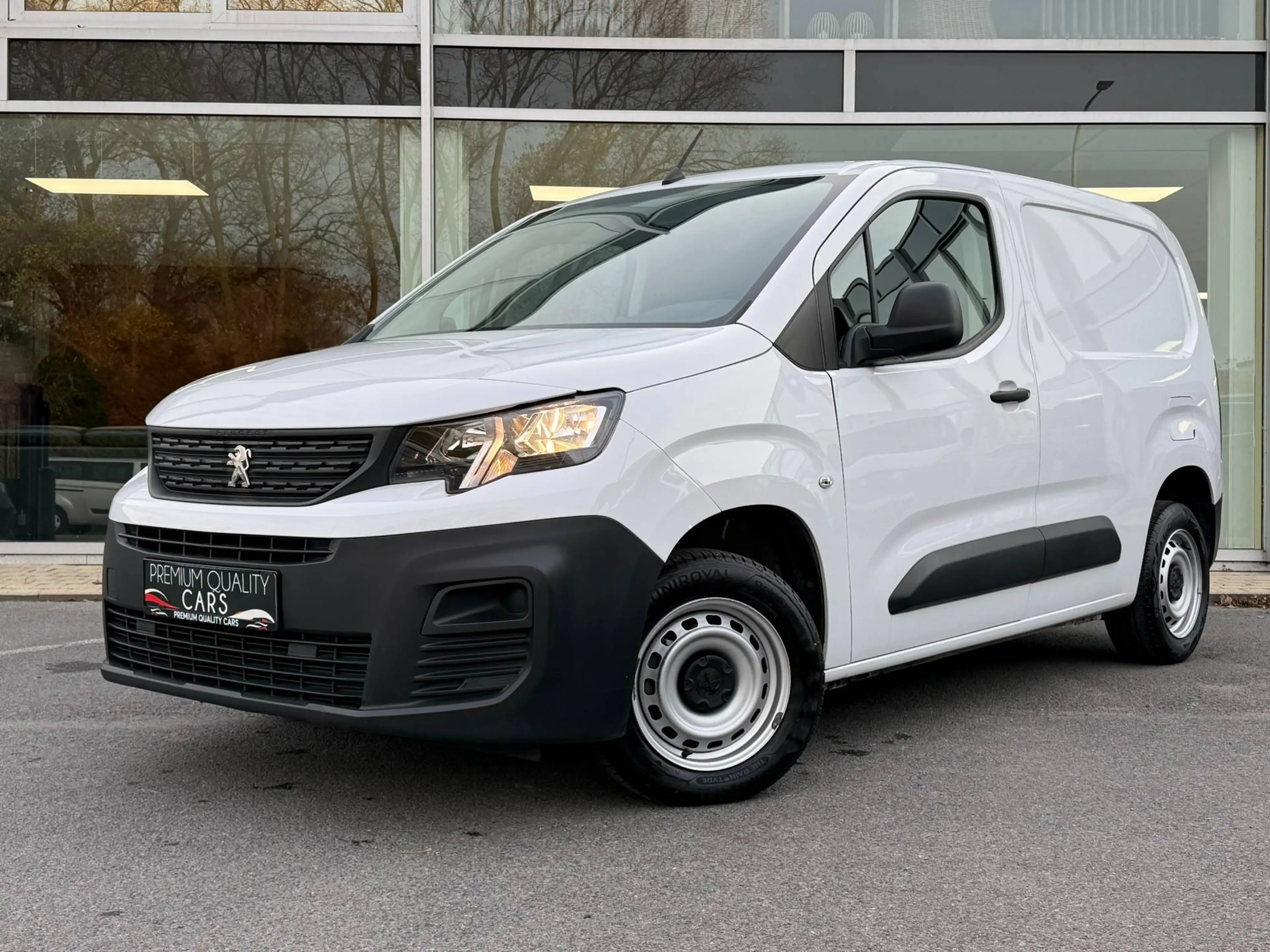 Peugeot Partner 3ZIT / CARPLAY / SENSOREN / AIRCO / CRUISCONTROLE