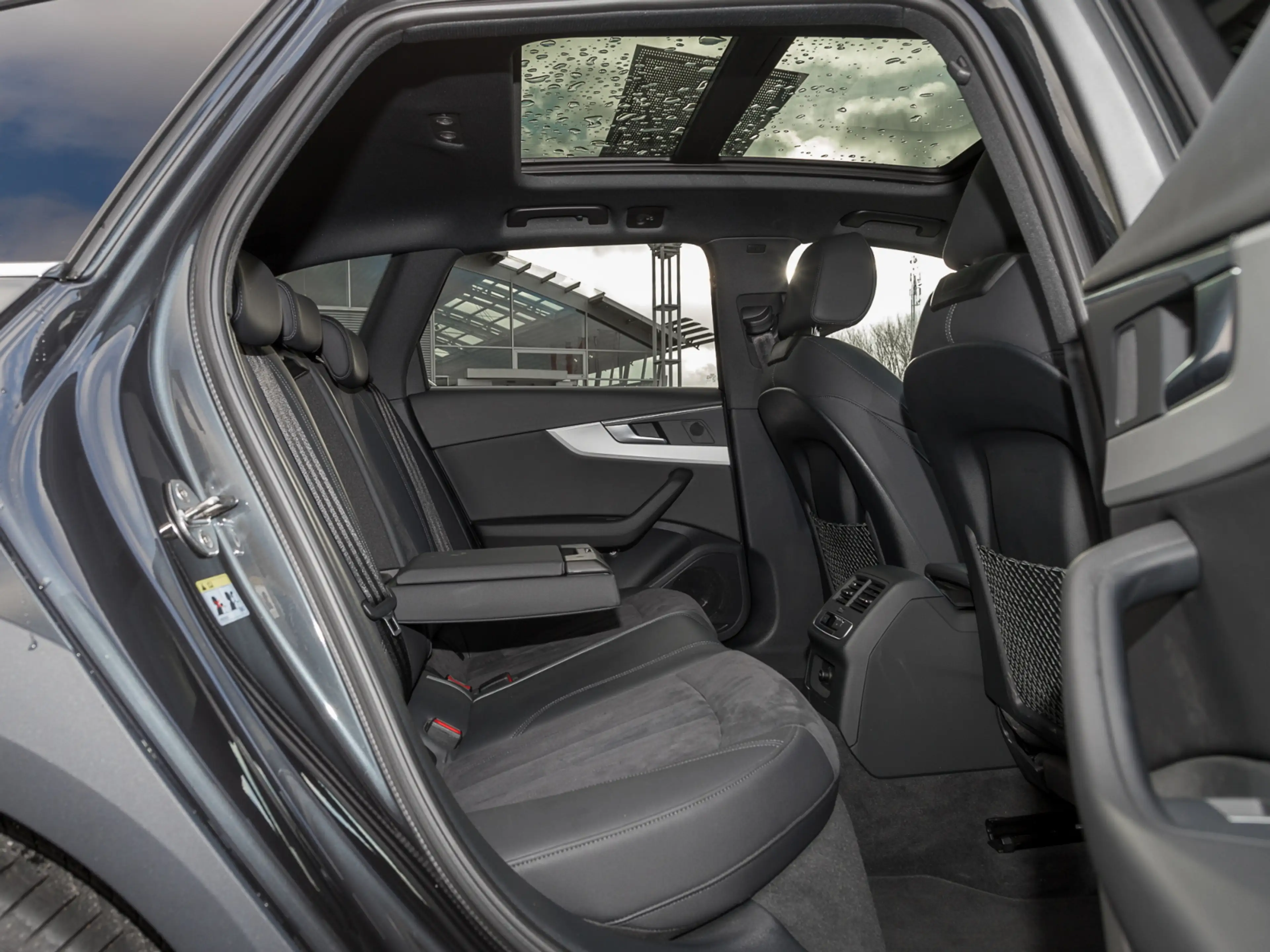 Audi A4 allroad 40 TDI quattro Pano+LED+Navi+AHK — photo 7