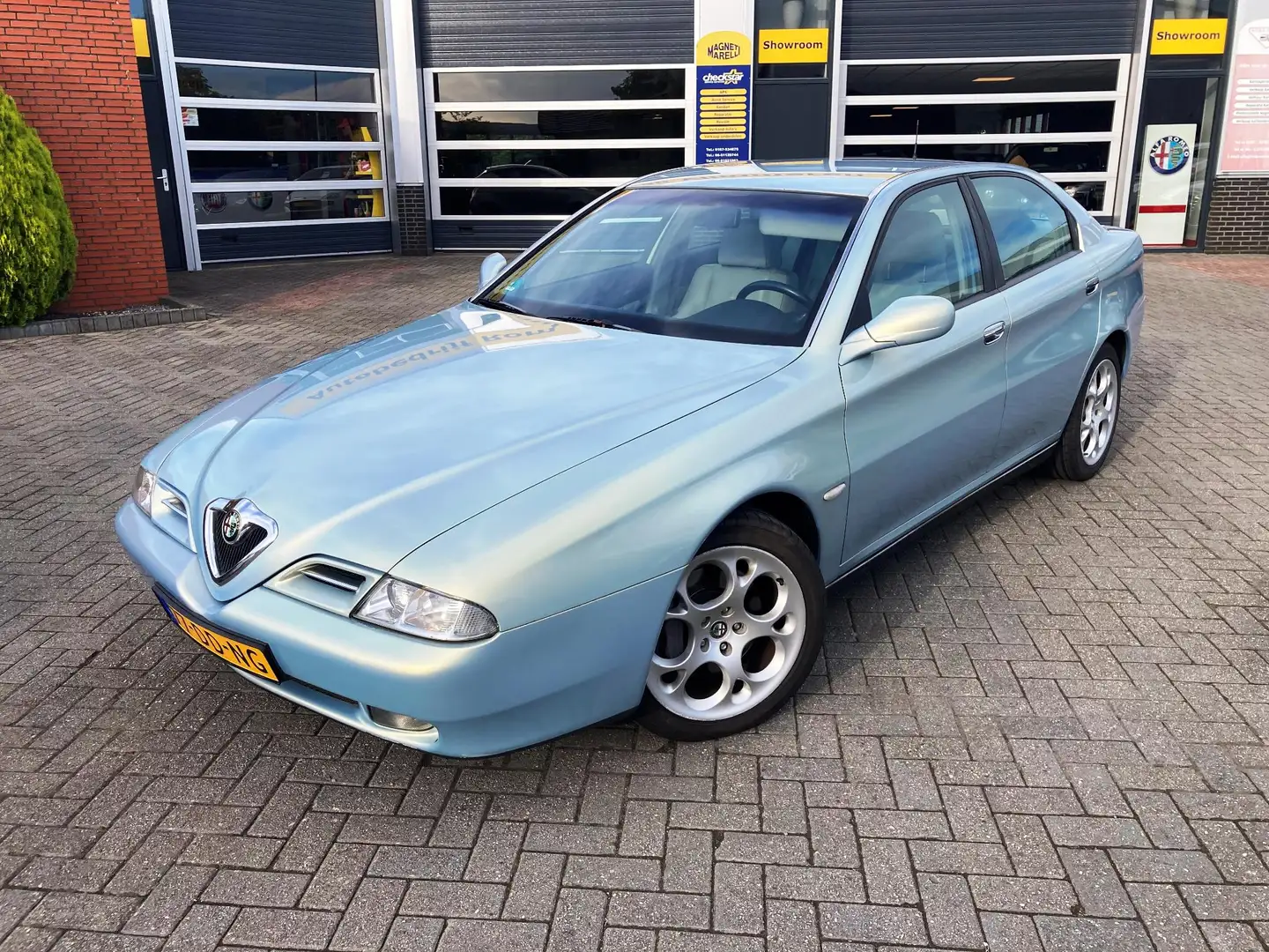Alfa Romeo 166 2.5 V6 Sportronic Zeer unieke verschijning, mooie Bleu - 2