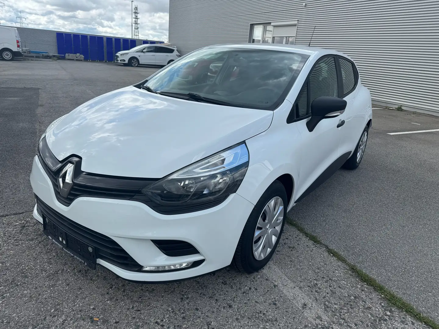 Renault Clio Expression 1,2i 16V 75 Weiß - 1