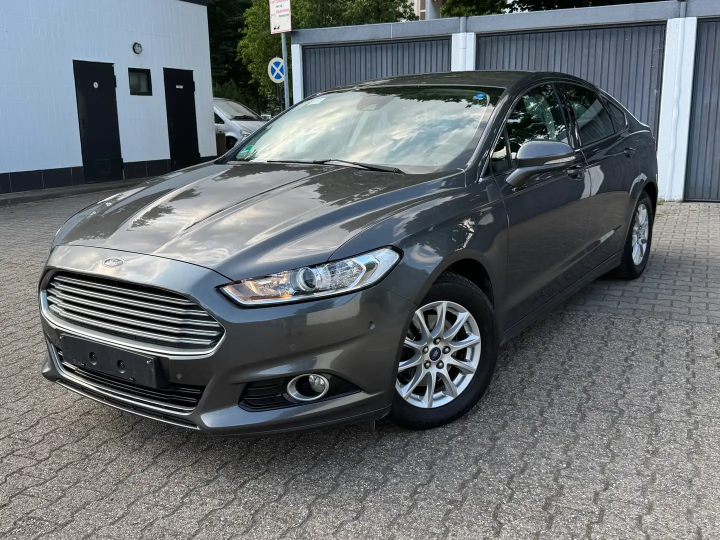 Ford Mondeo 1.5 EcoBoost Start-Stopp Autom. Titanium Gris - 1