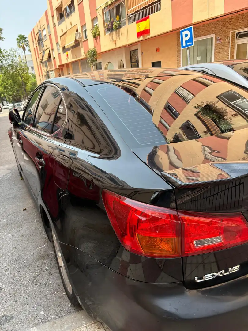 Lexus IS 220d el coche va perfecto todo revisión que hecha con F - 2