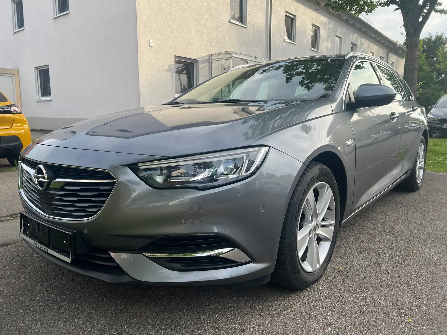 Opel Insignia Sports Tourer 1.6 Diesel Aut Business Innovation Grau - 2