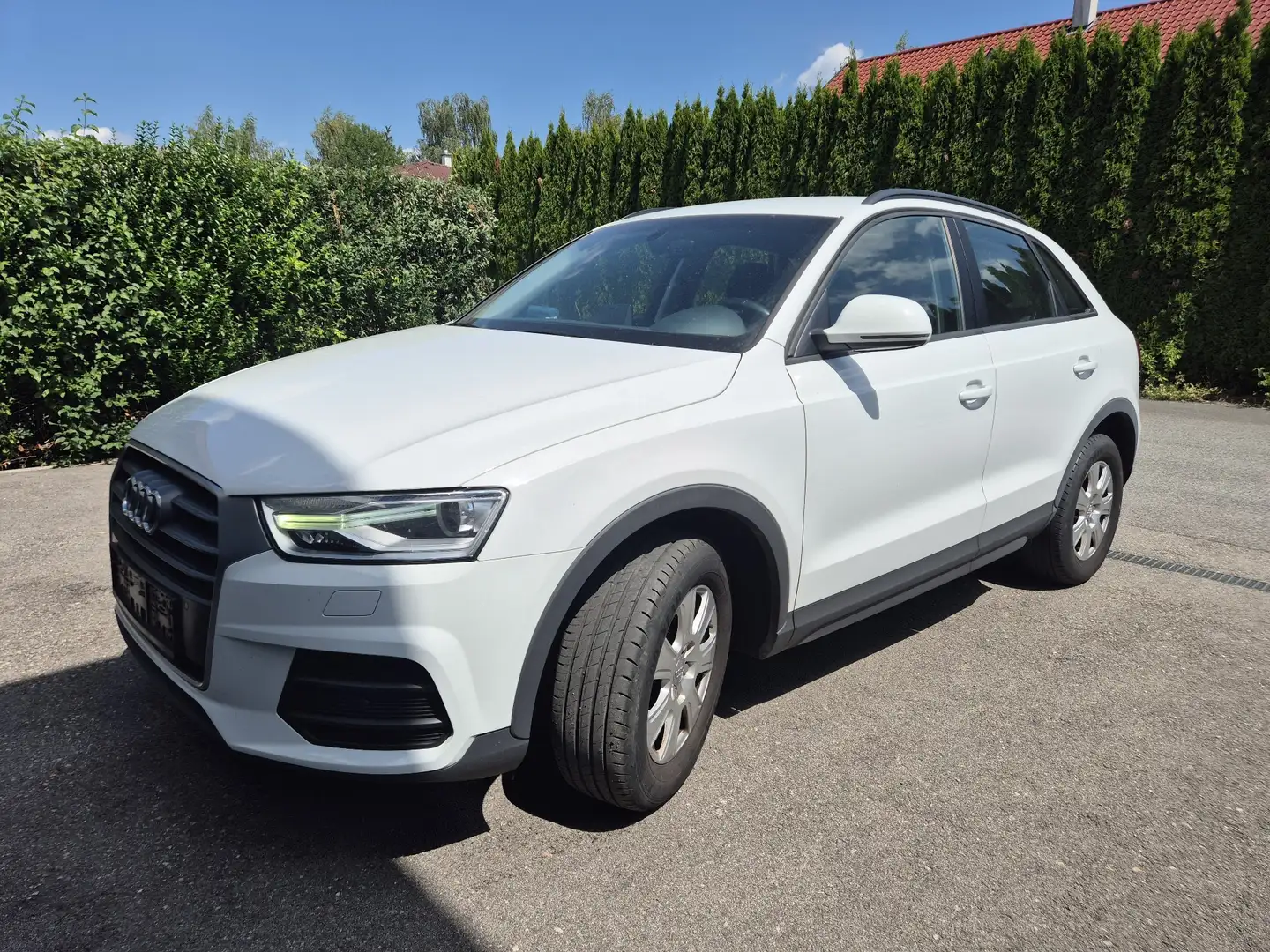 Audi Q3 2,0 TDI S-tronic - 1
