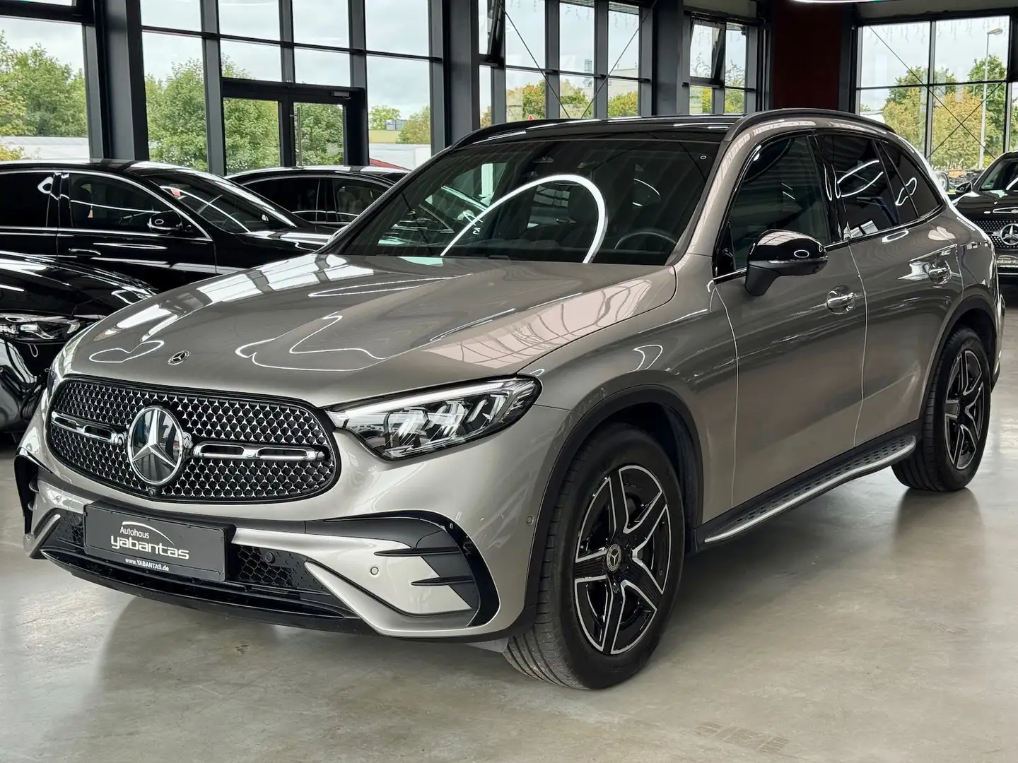 Mercedes-Benz GLC 300 d 4M AMG Night Pano Head-up 360°-K Distronic AHK K Silber - 1