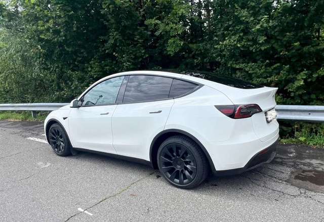 Imagine Tesla Model Y Model Y RWD